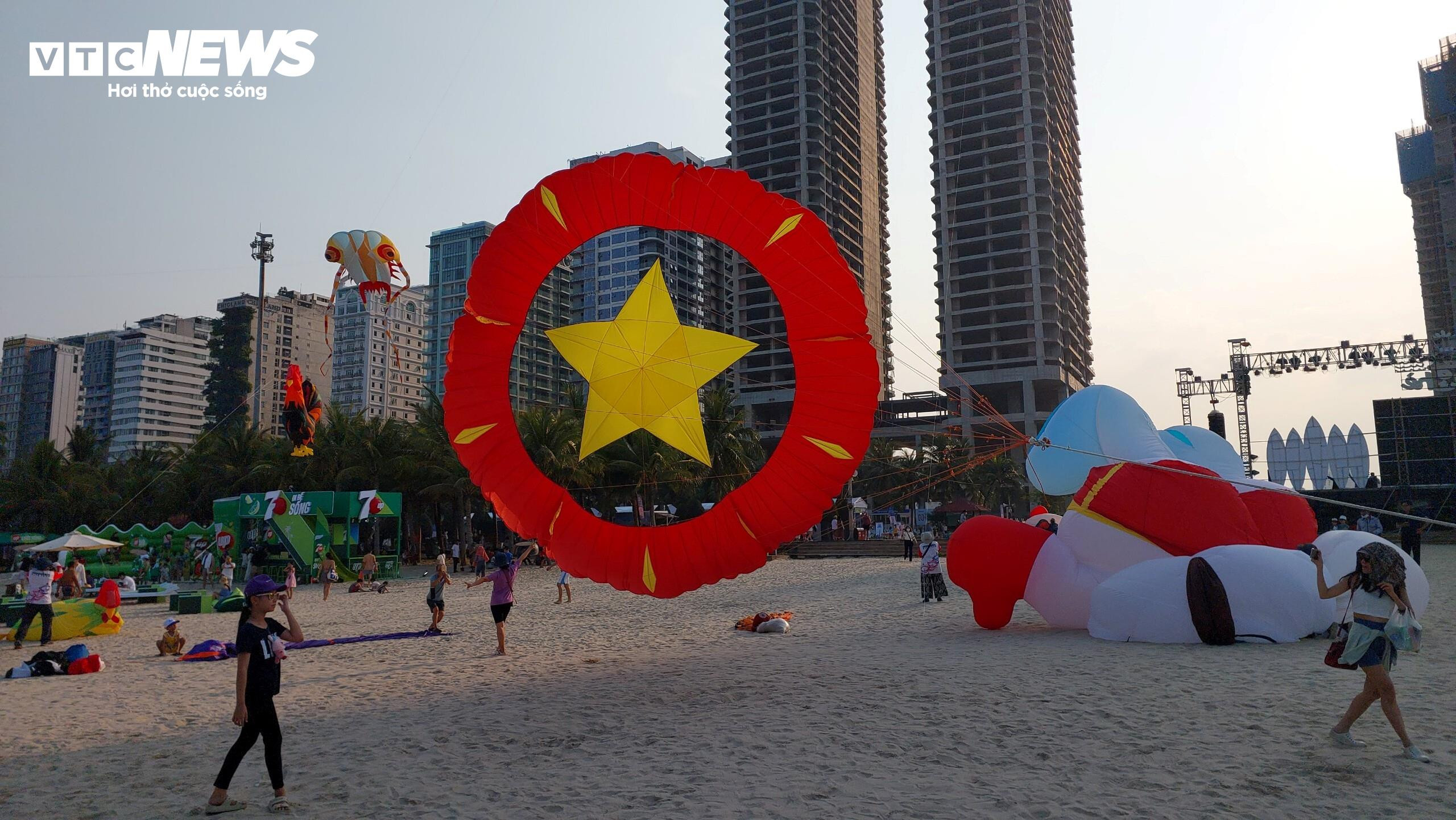 Các điểm du lịch ngày đầu nghỉ lễ: Nơi đông vui, chỗ vắng vẻ - 3