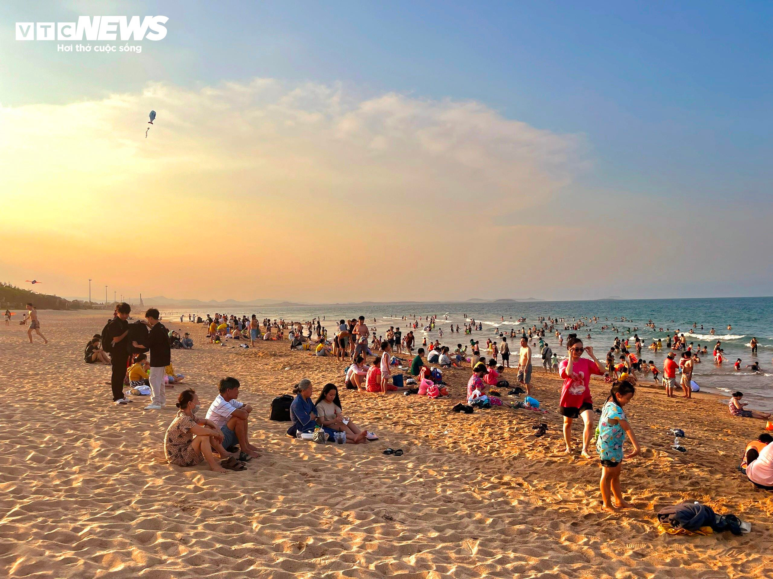 Các điểm du lịch ngày đầu nghỉ lễ: Nơi đông vui, chỗ vắng vẻ - 8