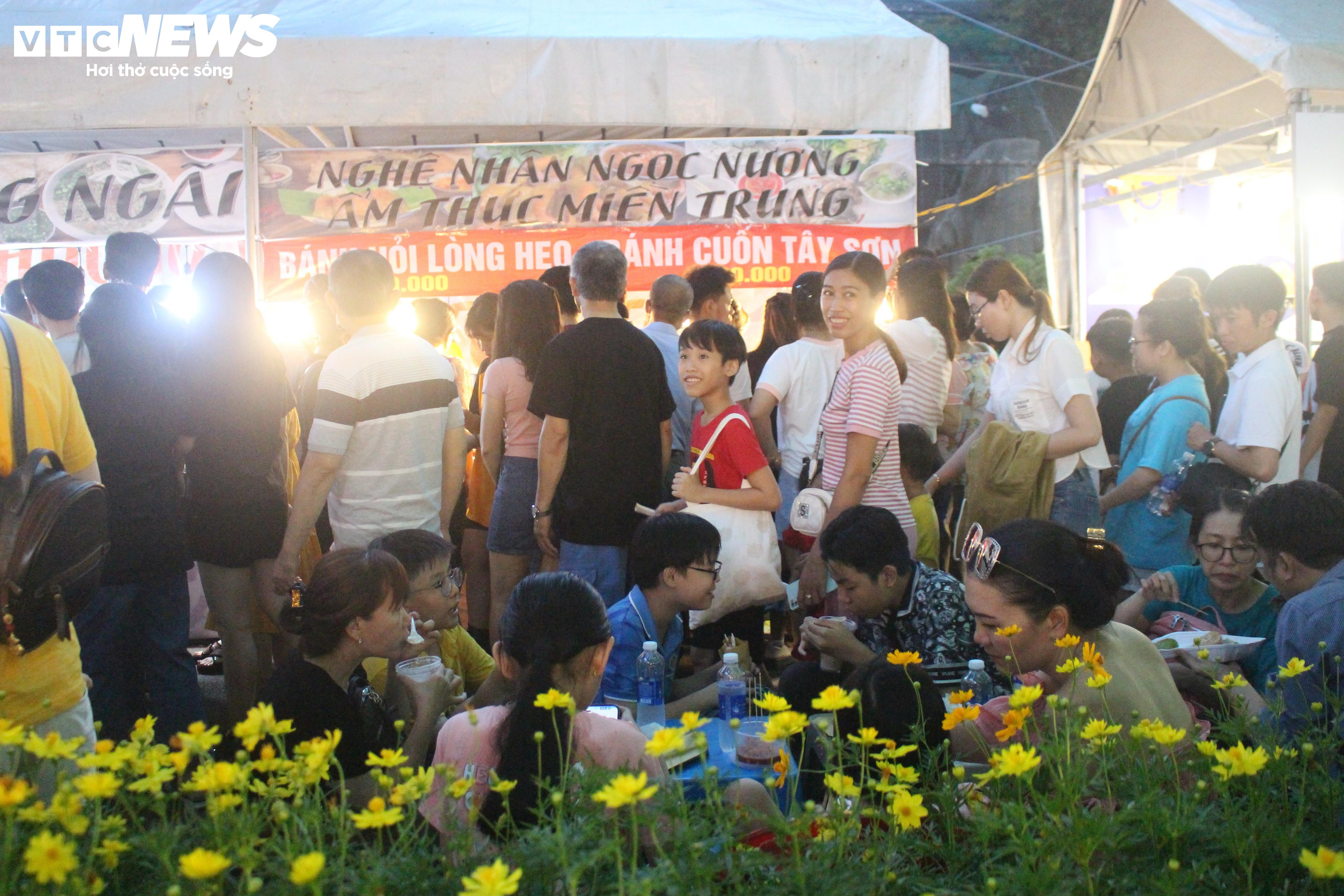 Nắng nóng gay gắt, Thảo Cầm Viên vắng khách dịp nghỉ lễ - 5