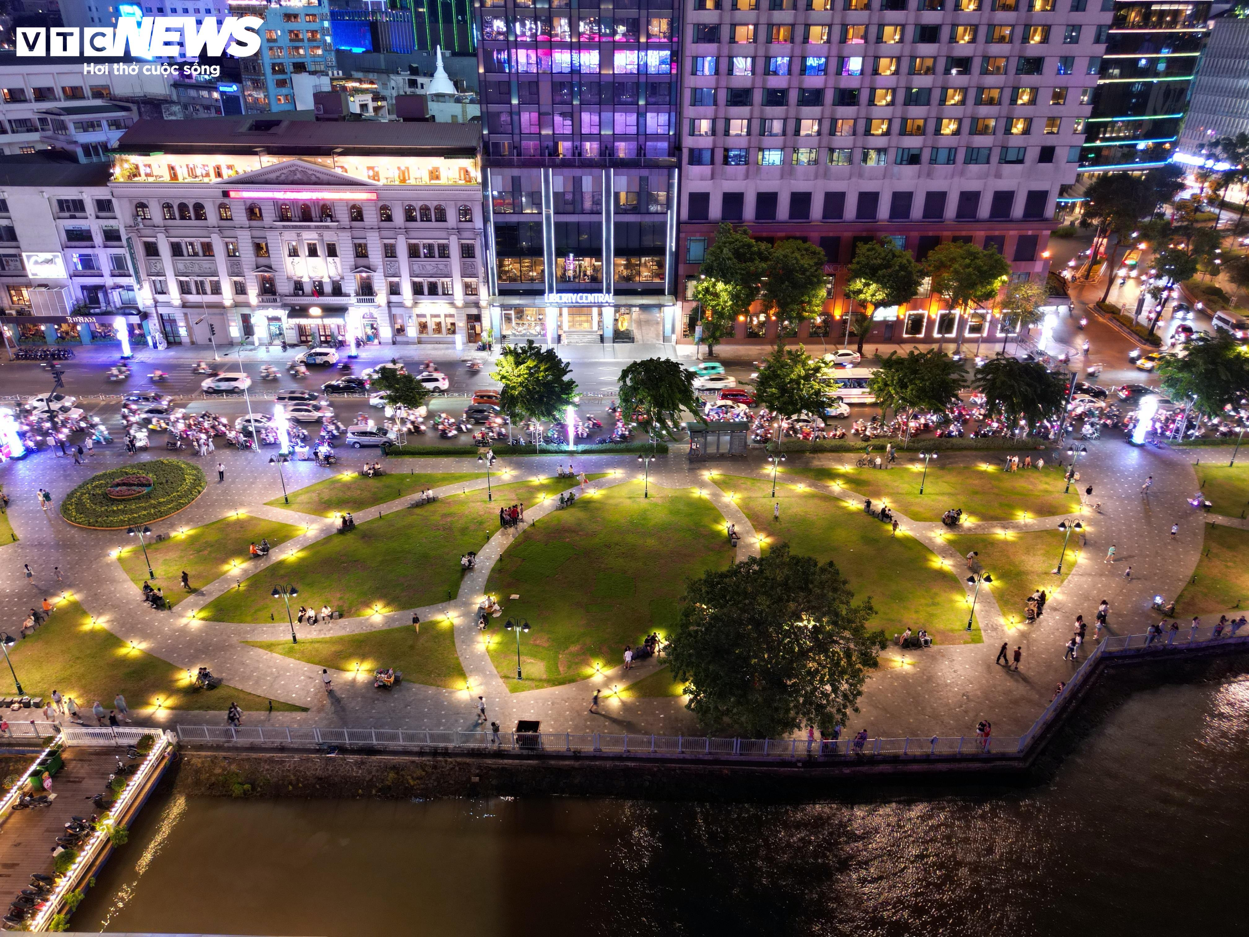 Nắng nóng gay gắt, Thảo Cầm Viên vắng khách dịp nghỉ lễ - 11