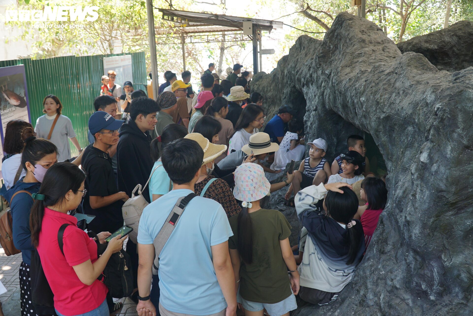 Các điểm tham quan, vui chơi ở Nha Trang đông nghịt trong ngày nghỉ lễ thứ hai - 14