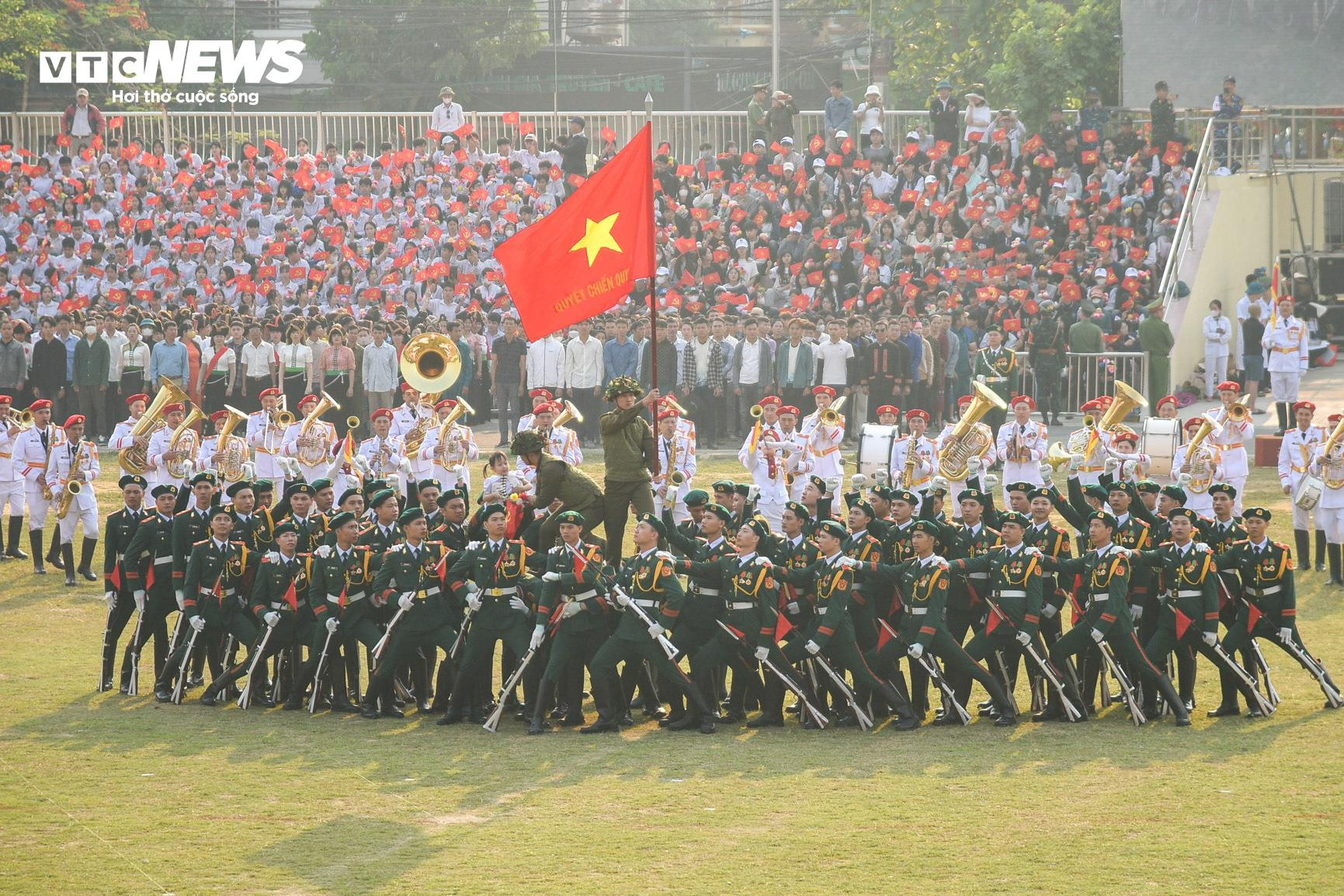 51 khối tham gia diễu binh lần đầu hợp luyện tại Điện Biên - 5