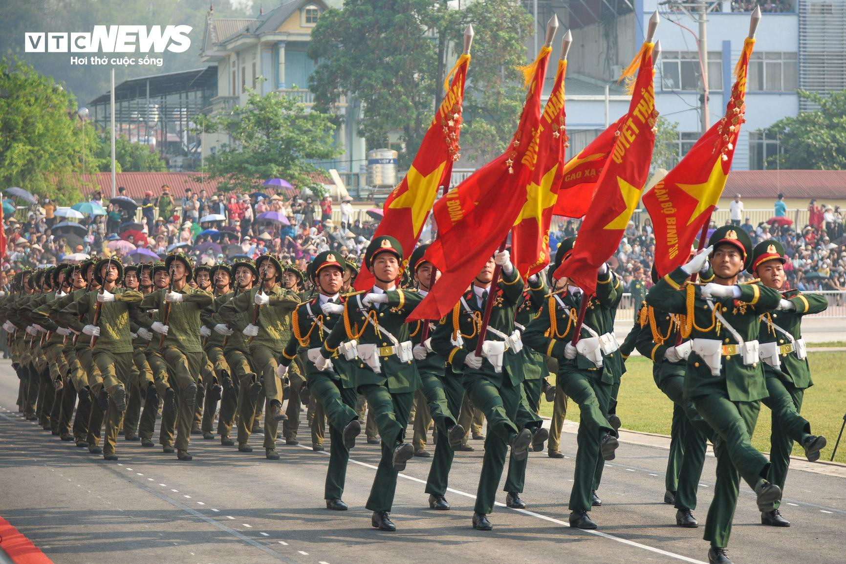 51 khối tham gia diễu binh lần đầu hợp luyện tại Điện Biên - 14
