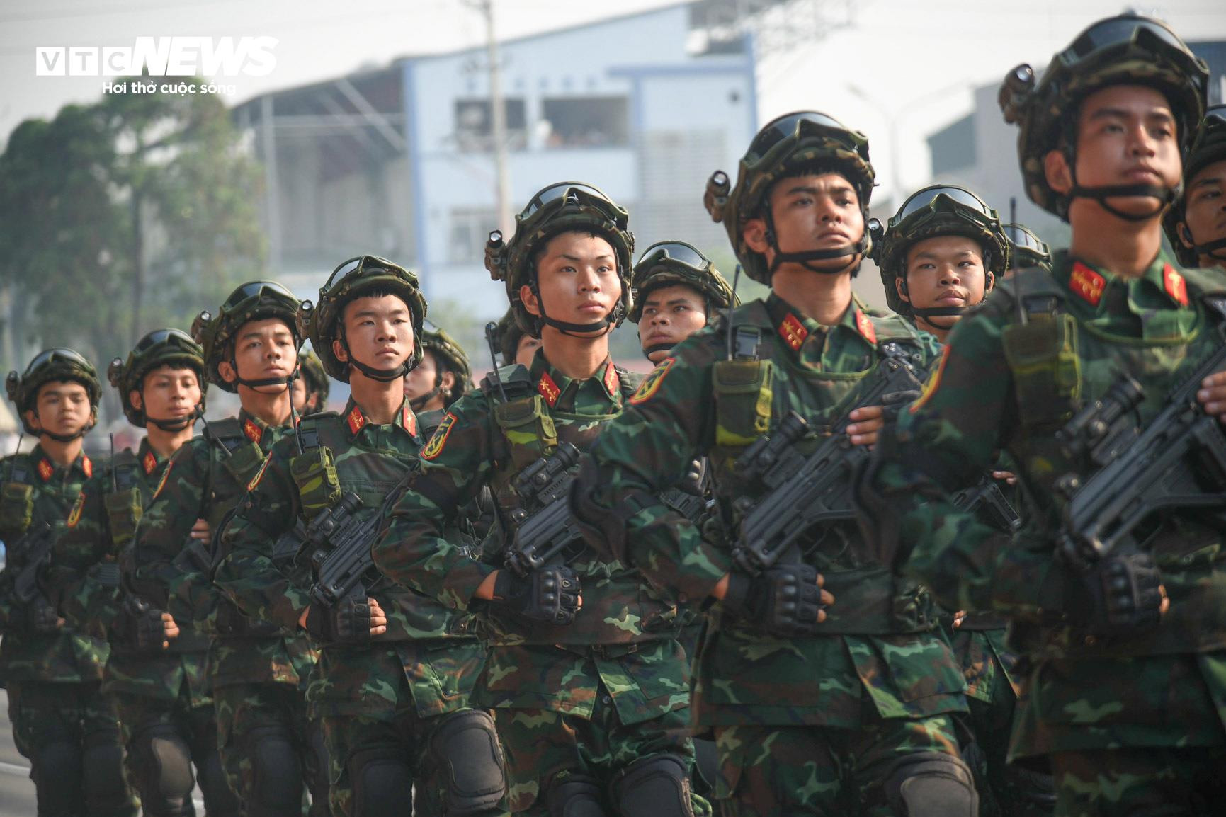 51 khối tham gia diễu binh lần đầu hợp luyện tại Điện Biên - 17