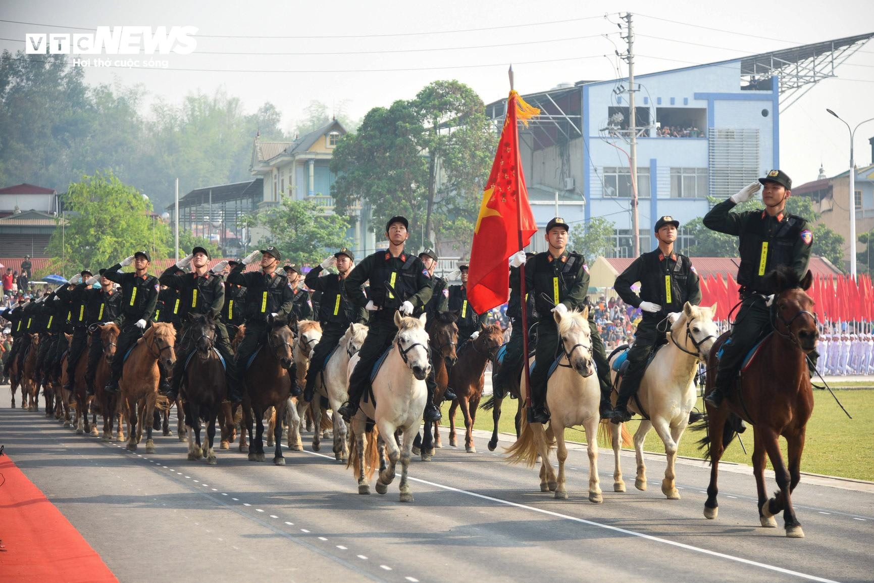 51 khối tham gia diễu binh lần đầu hợp luyện tại Điện Biên - 24