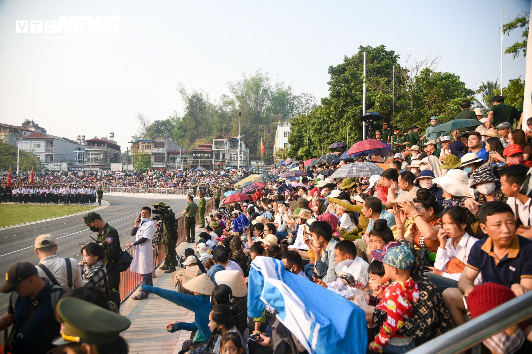 51 khối tham gia diễu binh lần đầu hợp luyện tại Điện Biên - 25