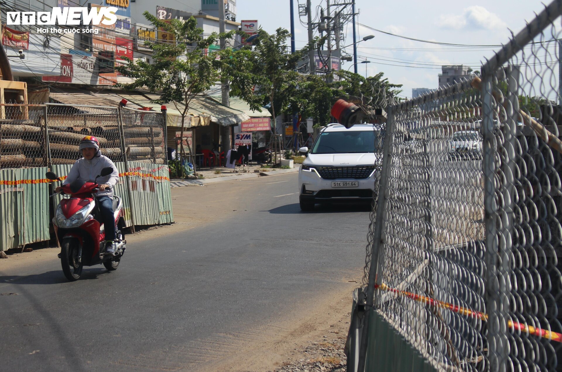 TP.HCM: 9 năm khởi công, 2,5 km đường Lương Định Của vẫn chưa xong - 4