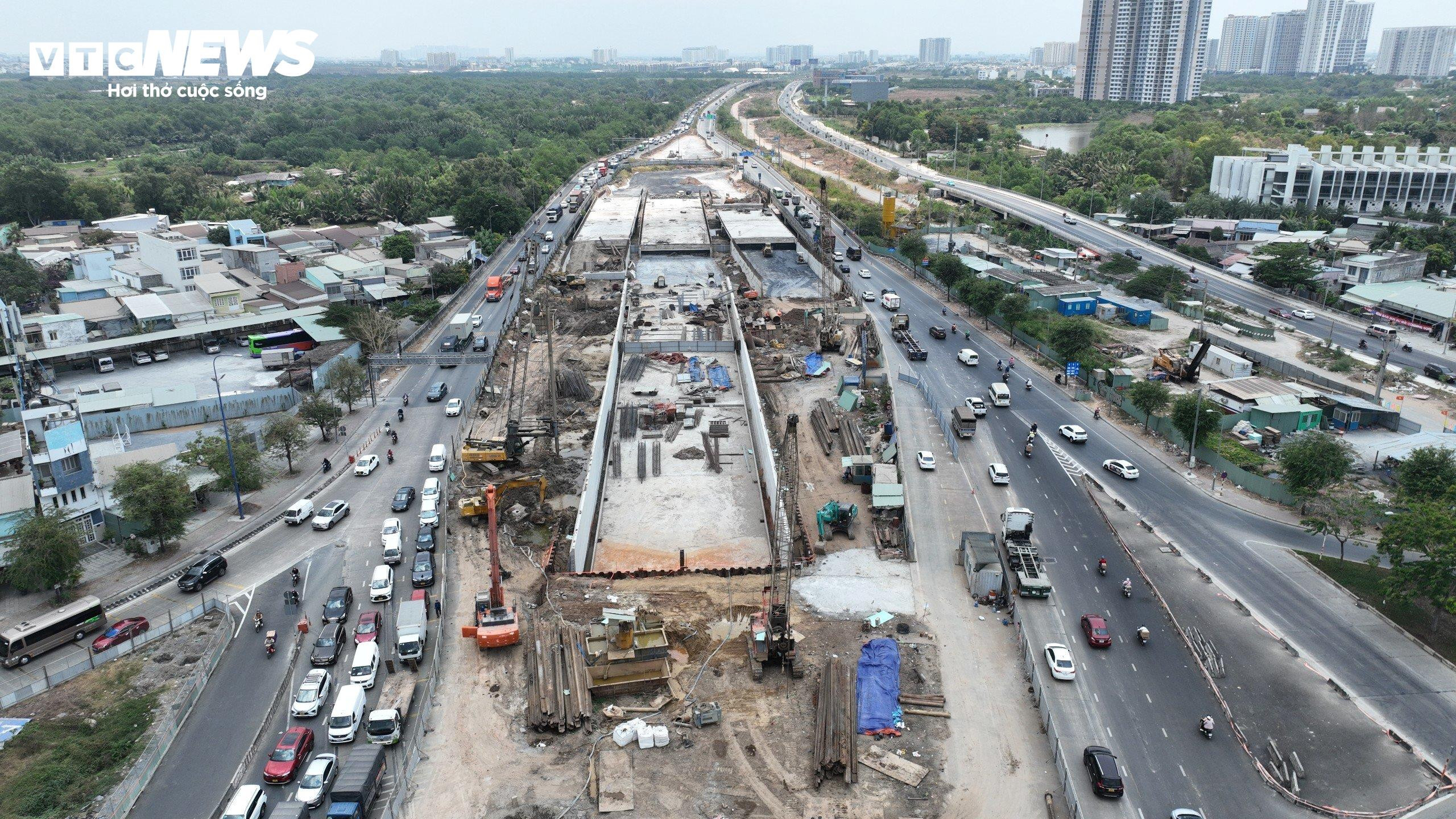 Cận cảnh nút giao lớn nhất TP.HCM trị giá gần 3.408 tỷ đồng sau 1 năm khởi công - 12