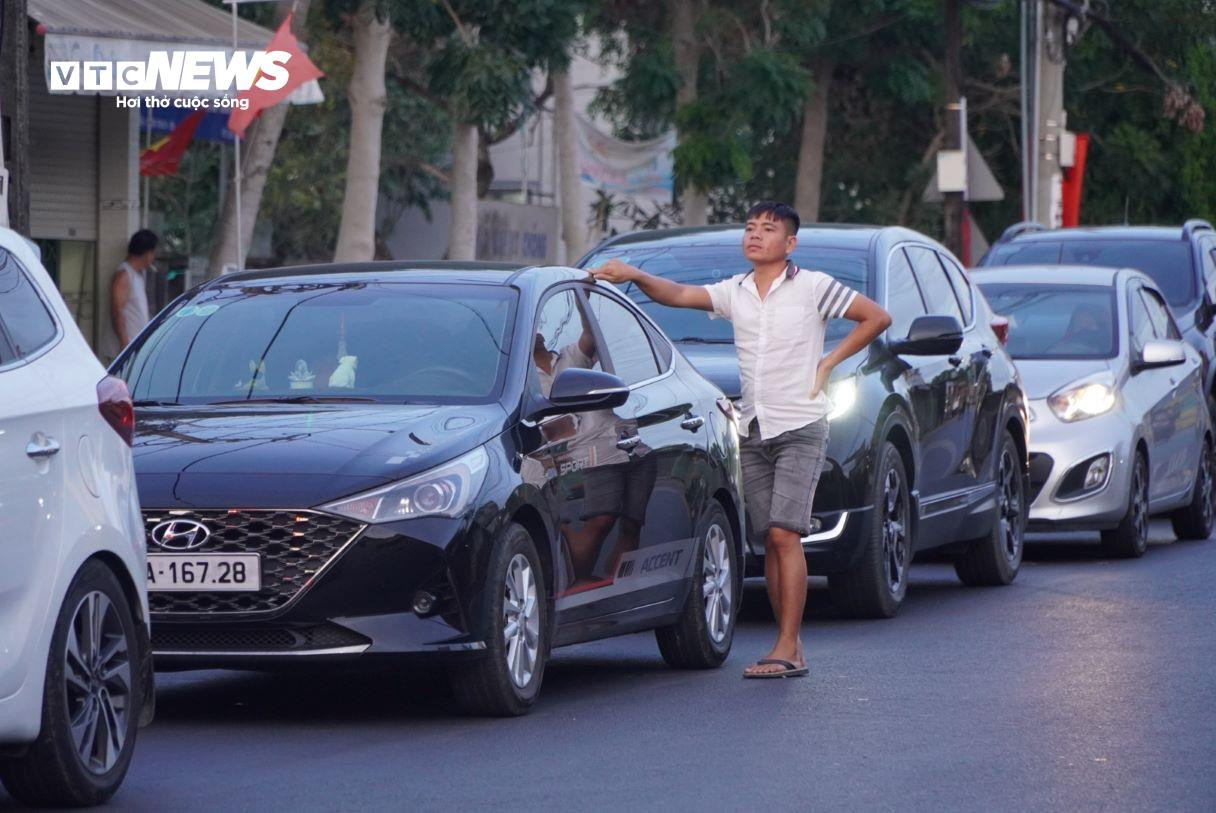 Chưa hết lễ, phà Cát Lái đã kẹt cứng hơn 3km, xe chờ hàng giờ để về TP.HCM - 12