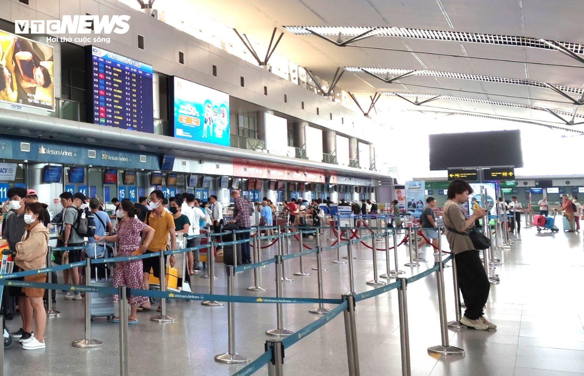 Ngày cuối kỳ nghỉ lễ ở Đà Nẵng: Sân bay thưa thớt, ga tàu nhộn nhịp - 2