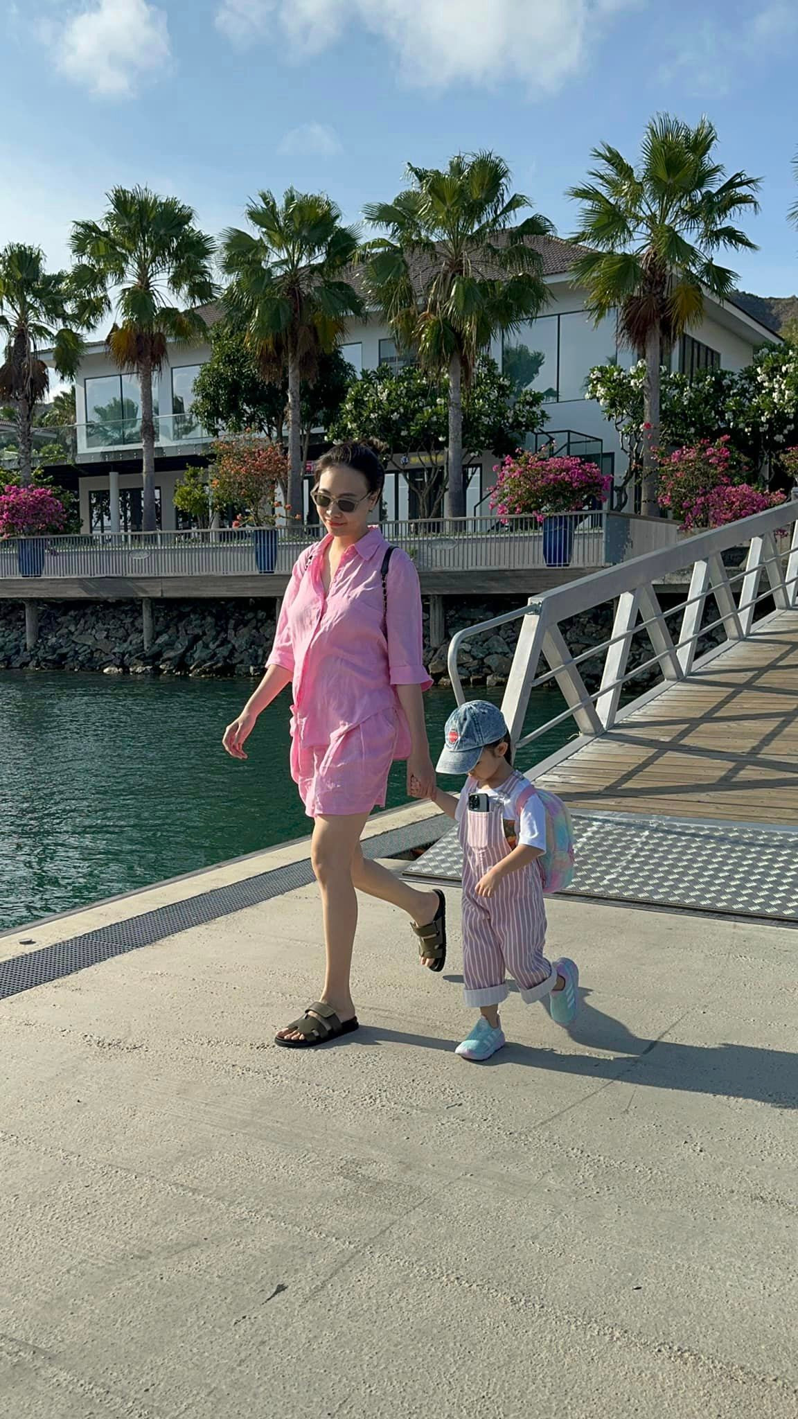 Sao Việt 5/5: Mỹ Linh hốt hoảng nhận nút bạc, Sam để lộ dung mạo cặp song sinh - 3