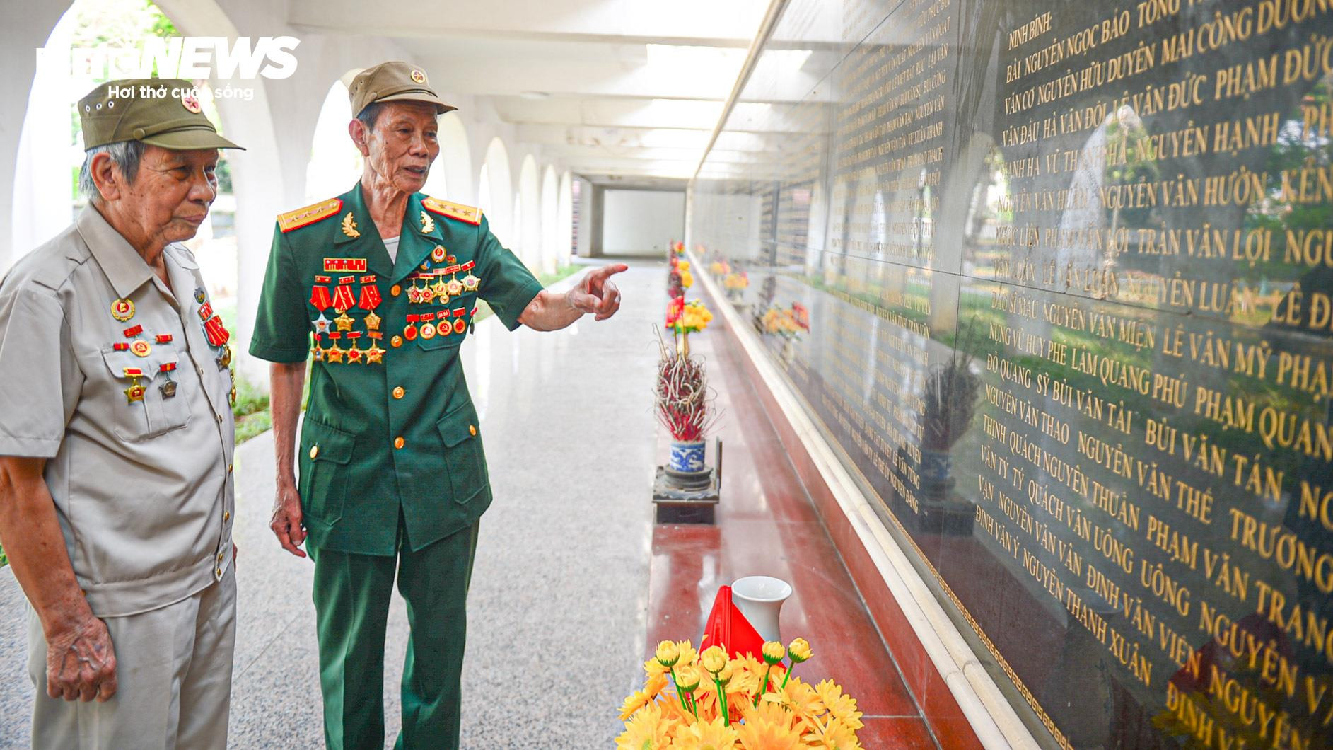 Cái nắm tay nghĩa tình của chiến sĩ Điện Biên ngày hội ngộ - 12