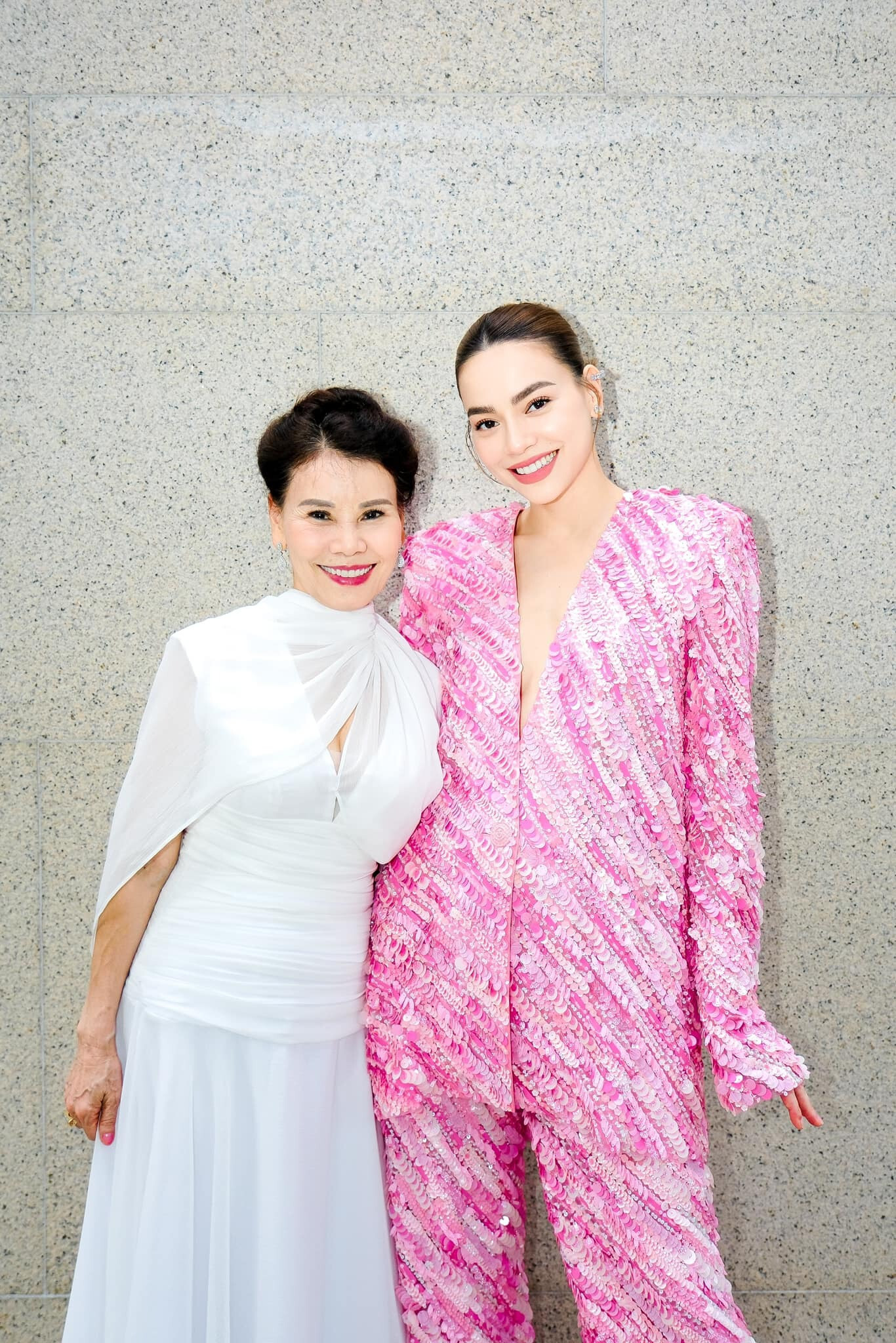 Sao Việt 7/5: Lý Nhã Kỳ khoe tóc mới, Jennifer Phạm tình tứ bên chồng doanh nhân - 7