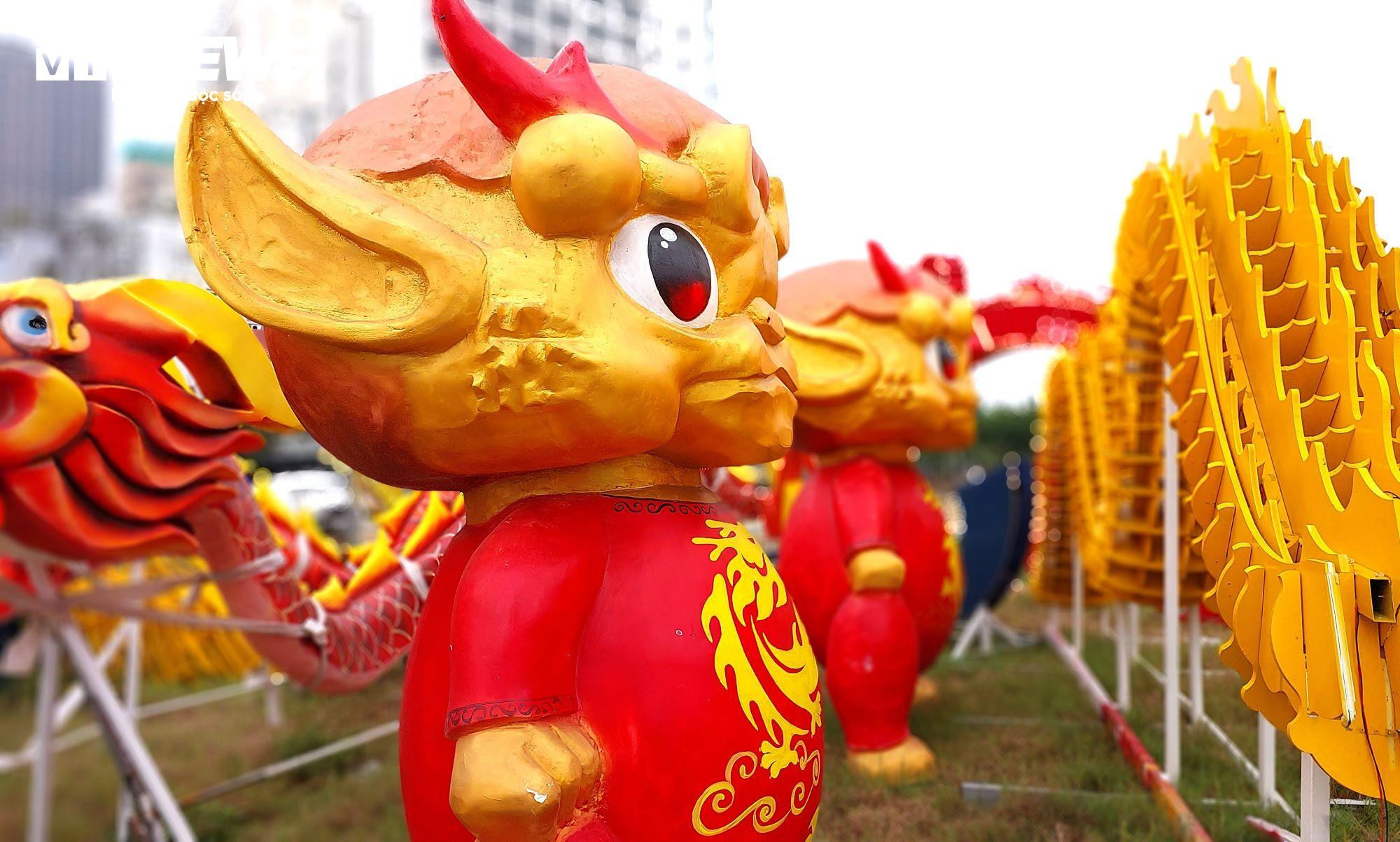 Chờ 'nhà' mới, loạt rồng linh vật Đà Nẵng nằm lăn lóc phơi nắng, mưa - 9