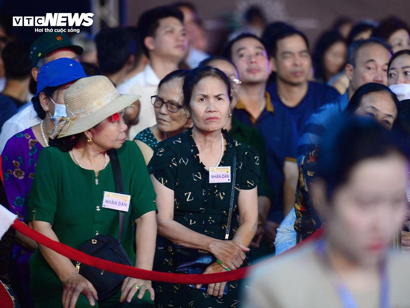 Tái hiện hình ảnh chiến sĩ Điện Biên kéo pháo tại quảng trường 7/5 - 18