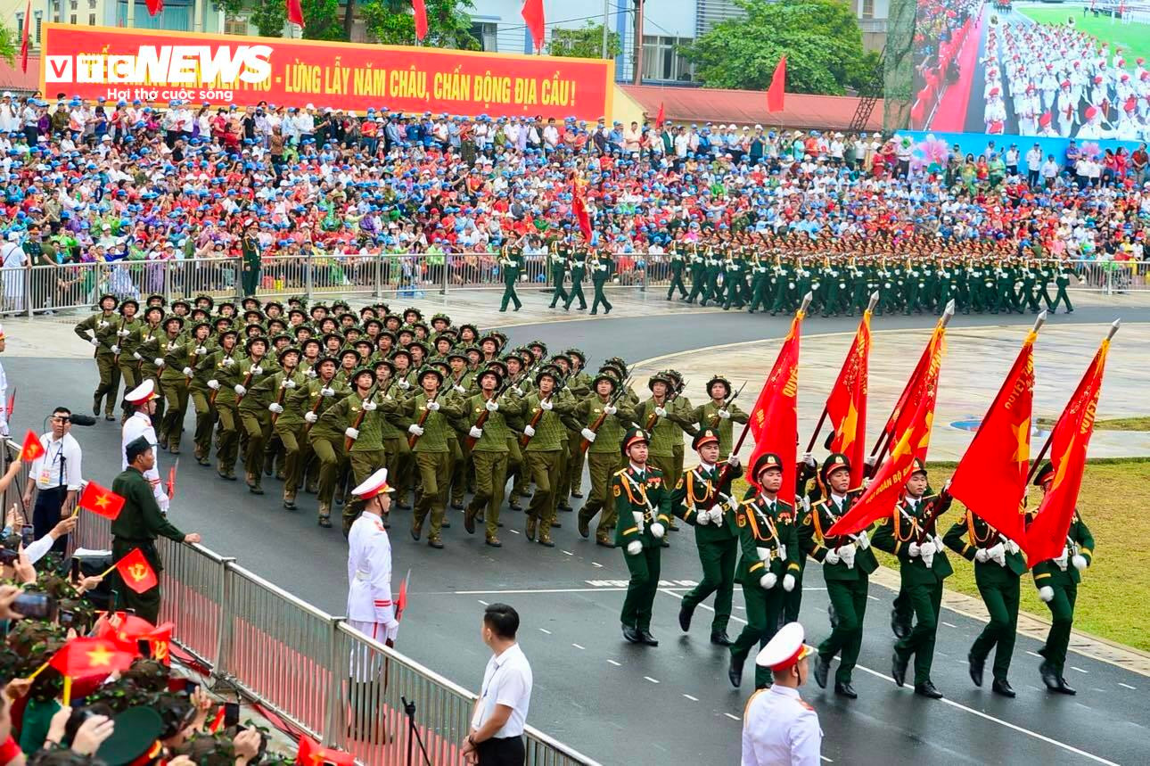 Hào hùng Lễ diễu binh, diễu hành Kỷ niệm 70 năm Chiến thắng Điện Biên Phủ - 16