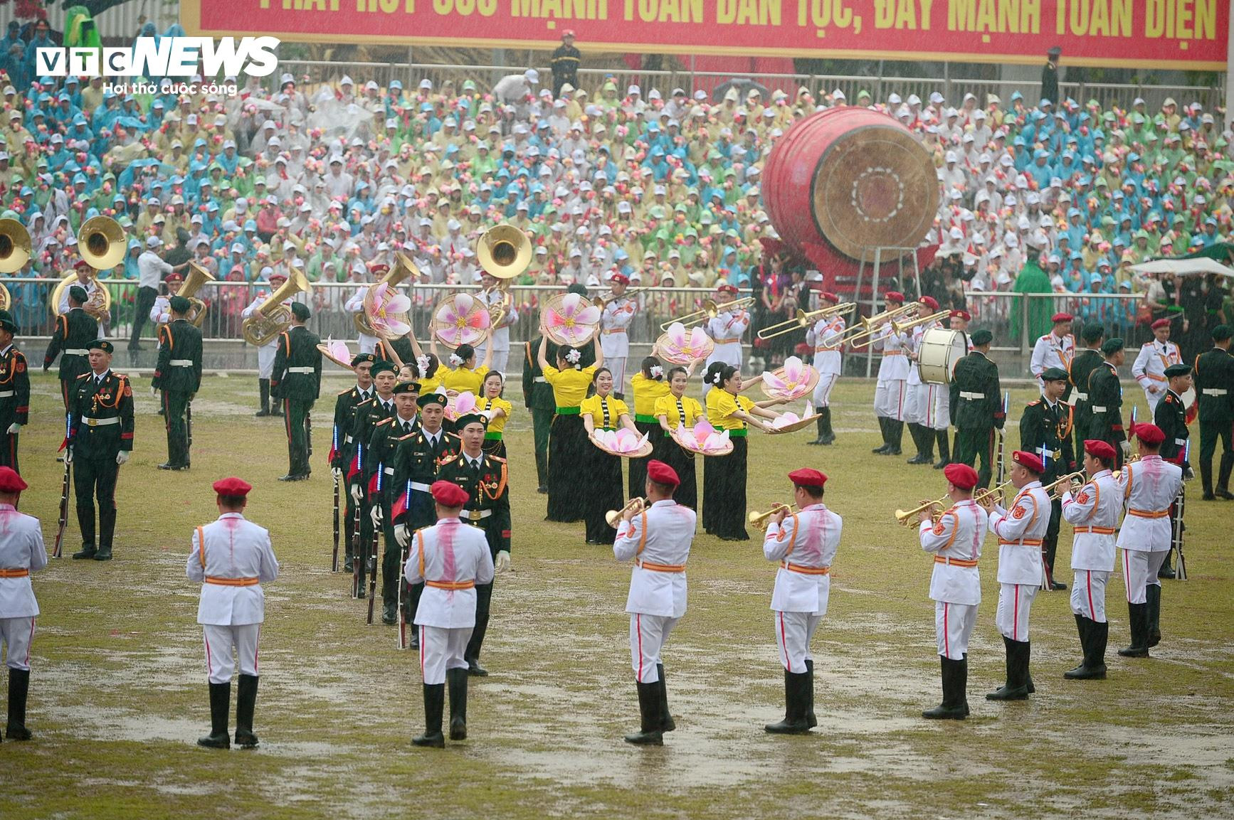 Hào hùng Lễ diễu binh, diễu hành Kỷ niệm 70 năm Chiến thắng Điện Biên Phủ - 3