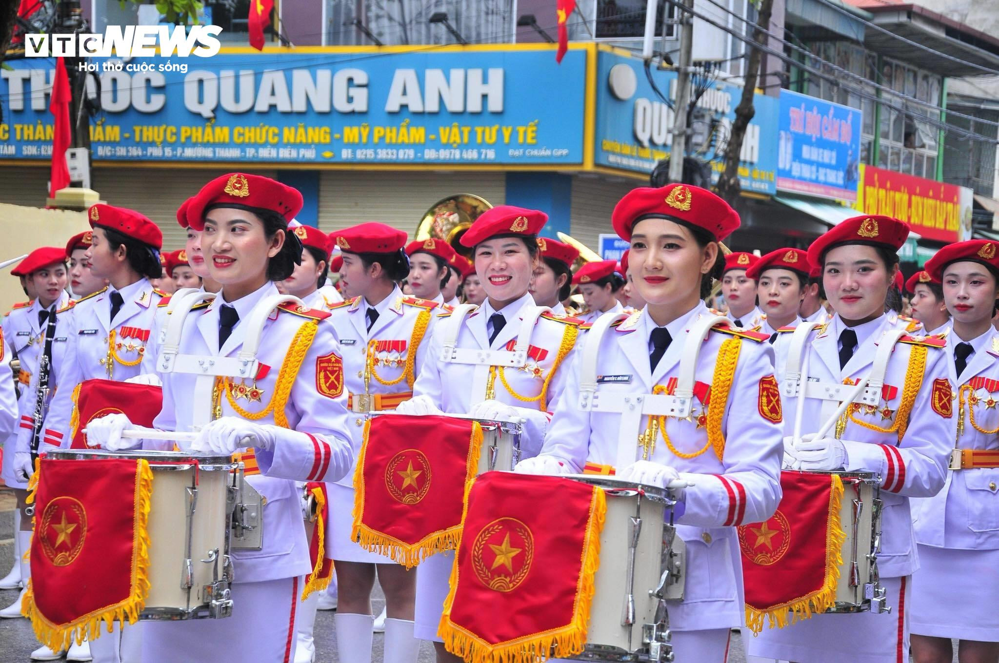 Hào hùng Lễ diễu binh, diễu hành Kỷ niệm 70 năm Chiến thắng Điện Biên Phủ - 26