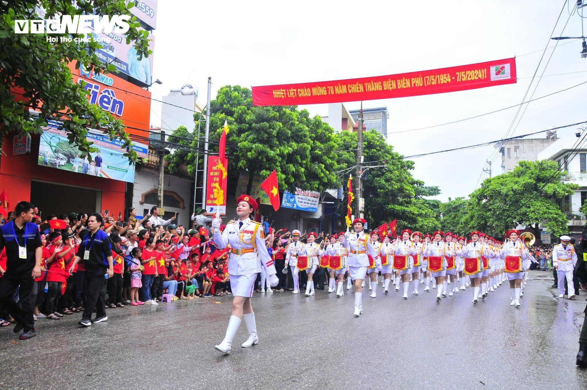 Hào hùng Lễ diễu binh, diễu hành Kỷ niệm 70 năm Chiến thắng Điện Biên Phủ - 27