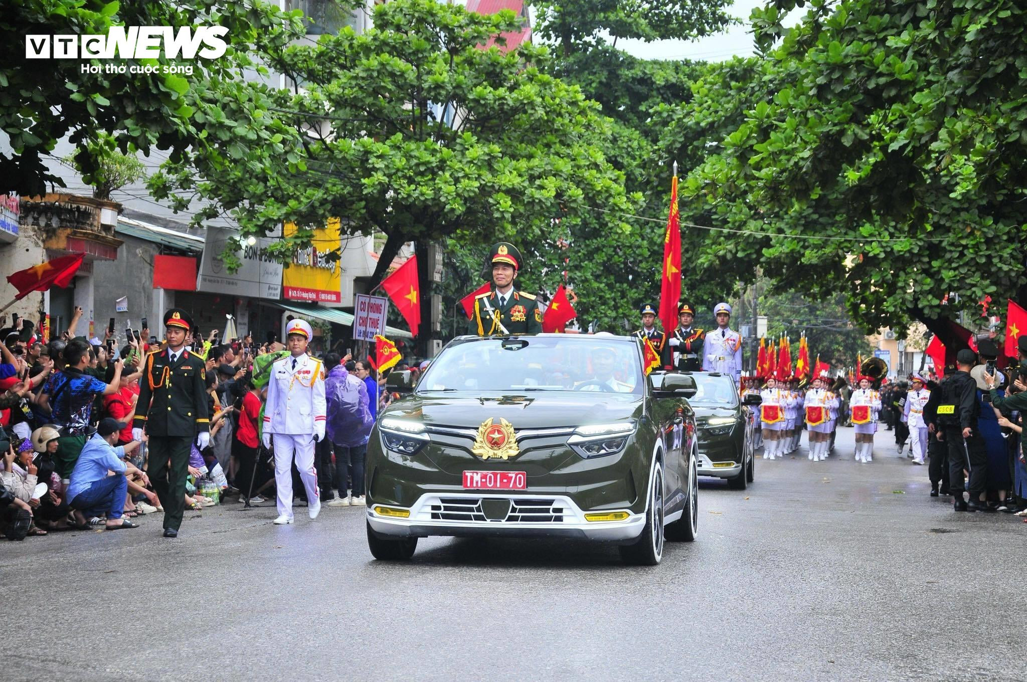 Hào hùng Lễ diễu binh, diễu hành Kỷ niệm 70 năm Chiến thắng Điện Biên Phủ - 28