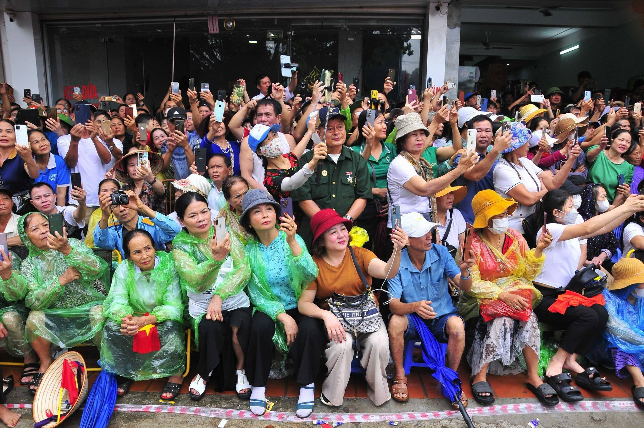 Hào hùng Lễ diễu binh, diễu hành Kỷ niệm 70 năm Chiến thắng Điện Biên Phủ - 31