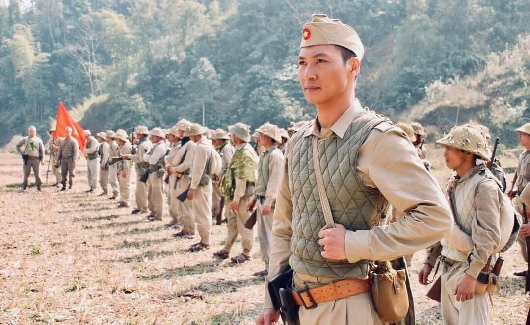 Sao Việt 8/5: Vợ chồng Quyền Linh khoe ảnh lãng mạn, Hồng Vân ngày càng trẻ đẹp - 8