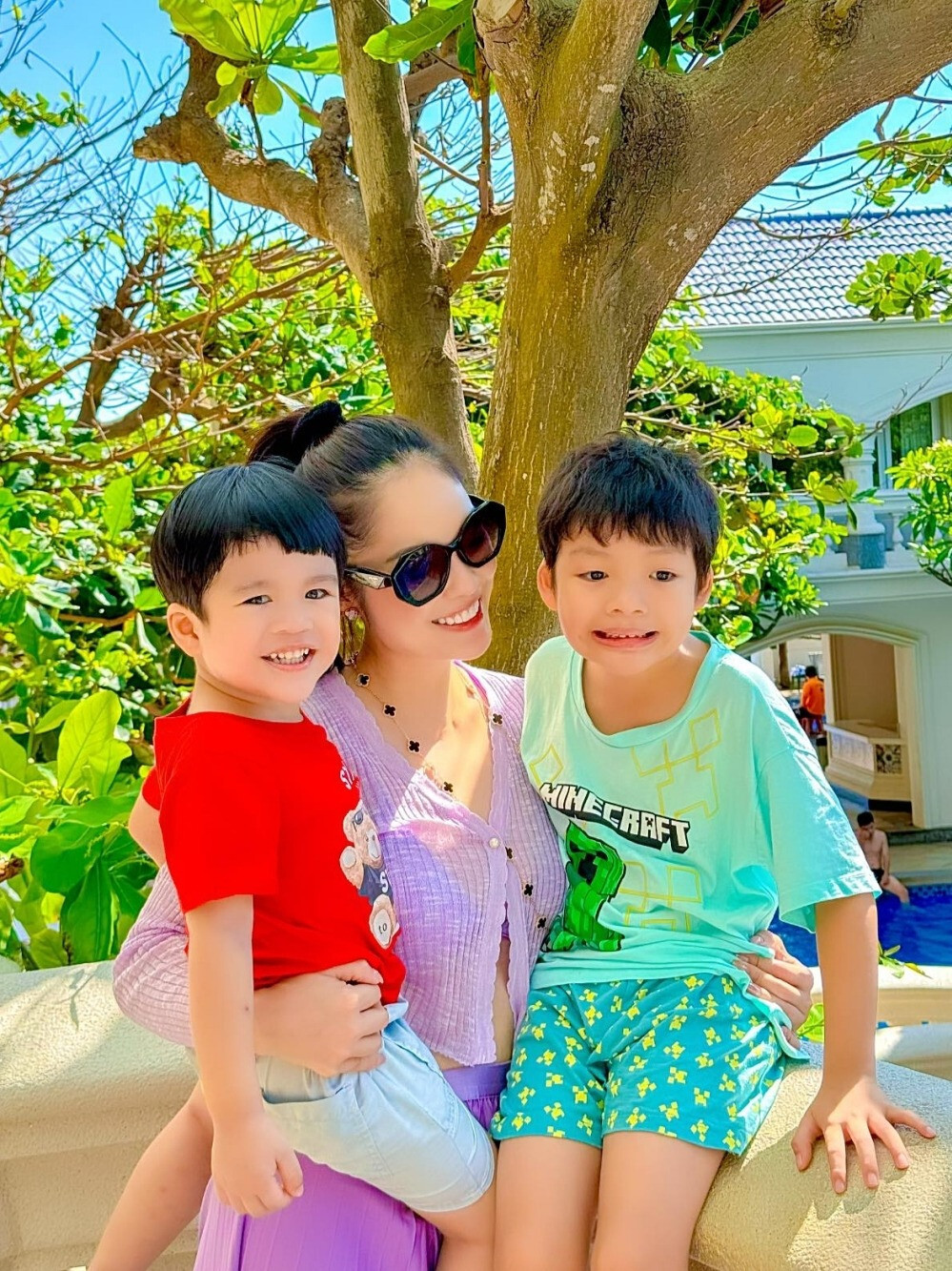 Sao Việt 9/5: Hoa hậu Ý Nhi đẹp khác lạ, Ngô Thanh Vân kỉ niệm 2 năm cưới - 12