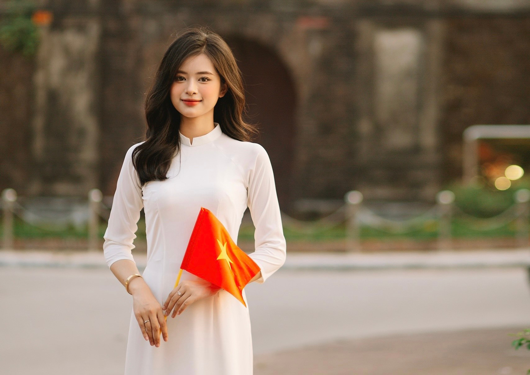 Cô gái từng được ví có nét đẹp giống Thúy Kiều gây sốt mạng, giờ ra sao? - 3