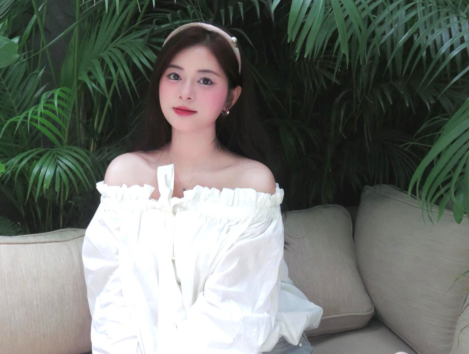 Cô gái từng được ví có nét đẹp giống Thúy Kiều gây sốt mạng, giờ ra sao? - 4