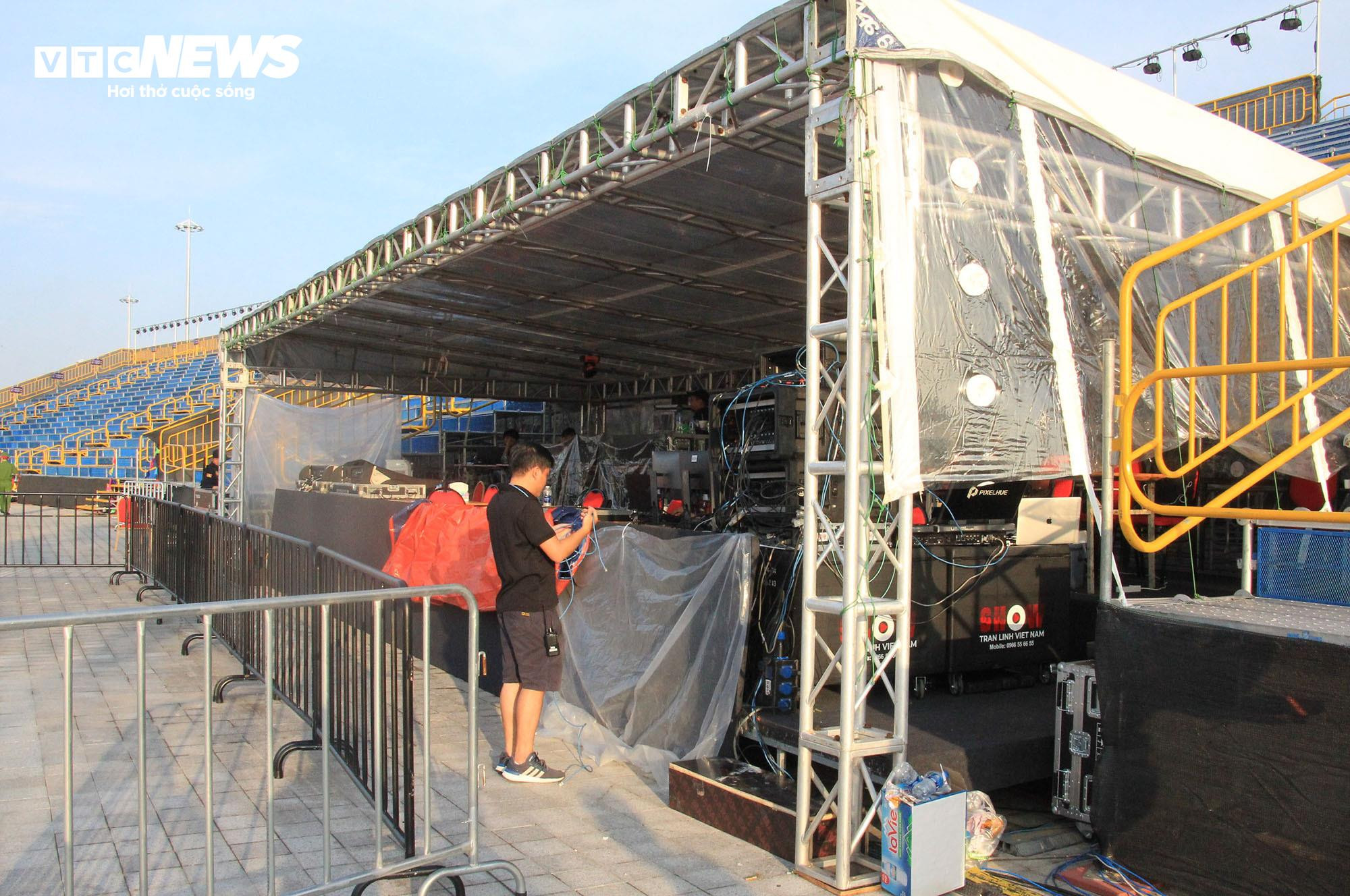 Sân khấu Lễ hội Hoa phượng đỏ có sức chứa 18.000 người ở Hải Phòng - 24