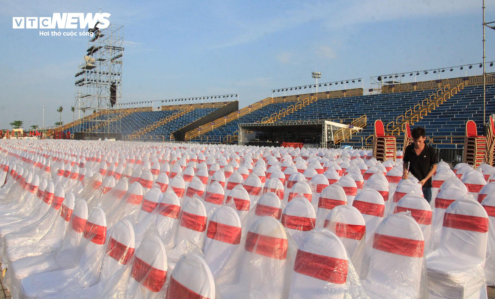 Sân khấu Lễ hội Hoa phượng đỏ có sức chứa 18.000 người ở Hải Phòng - 8