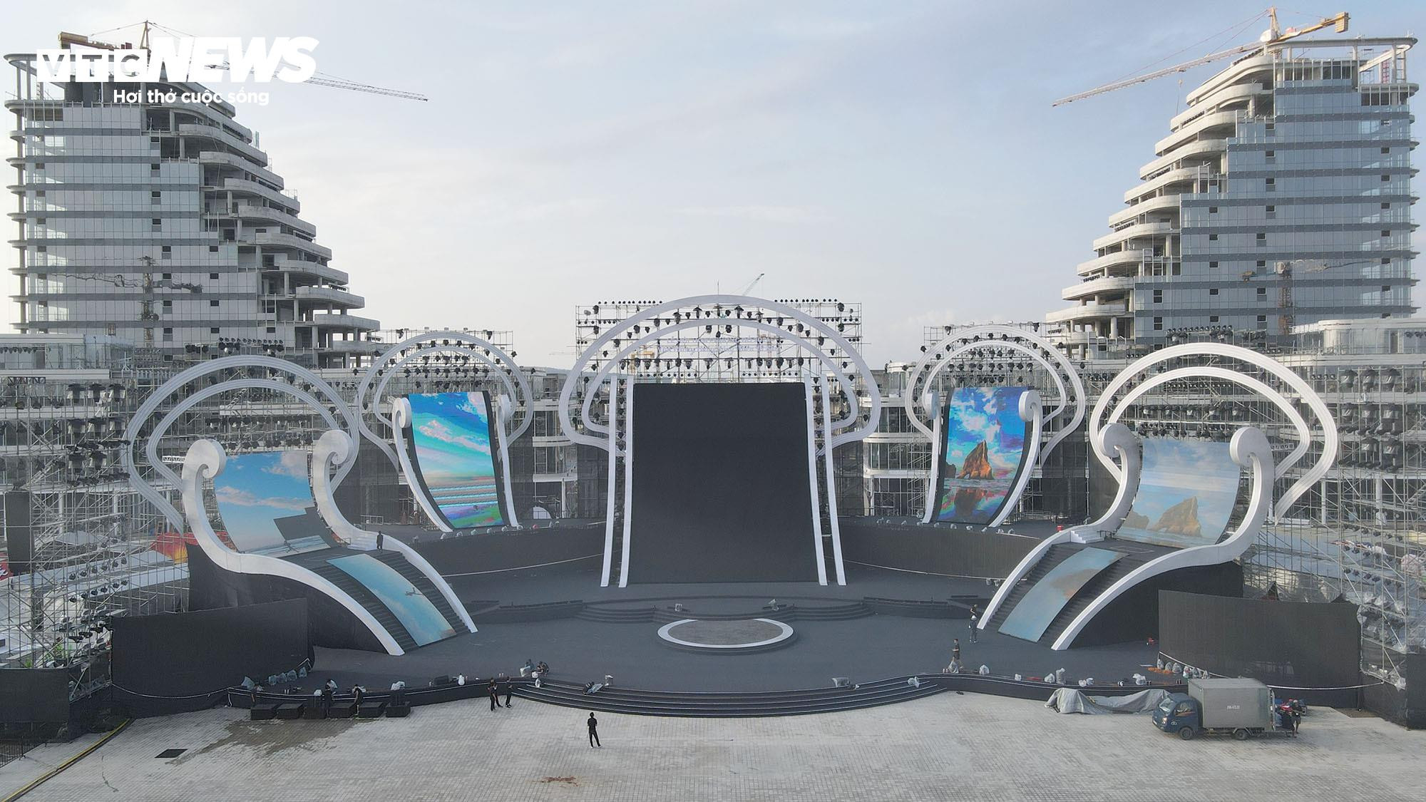 Sân khấu Lễ hội Hoa phượng đỏ có sức chứa 18.000 người ở Hải Phòng - 5