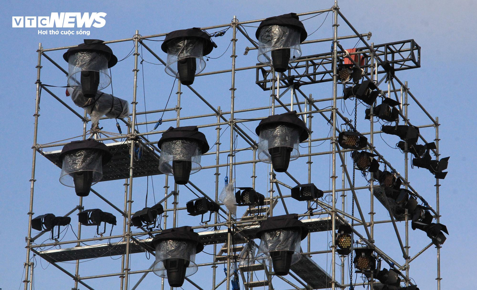 Sân khấu Lễ hội Hoa phượng đỏ có sức chứa 18.000 người ở Hải Phòng - 9