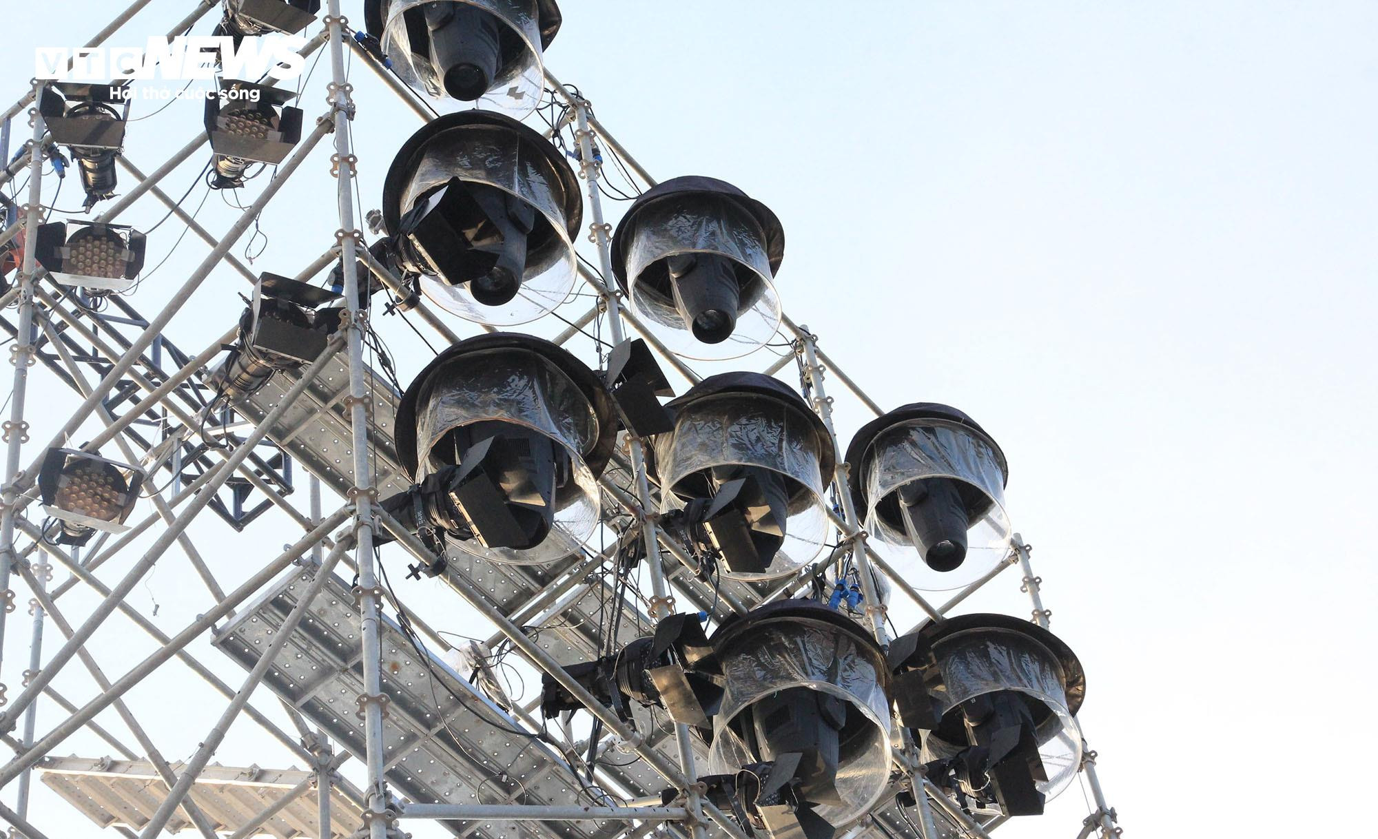 Sân khấu Lễ hội Hoa phượng đỏ có sức chứa 18.000 người ở Hải Phòng - 11