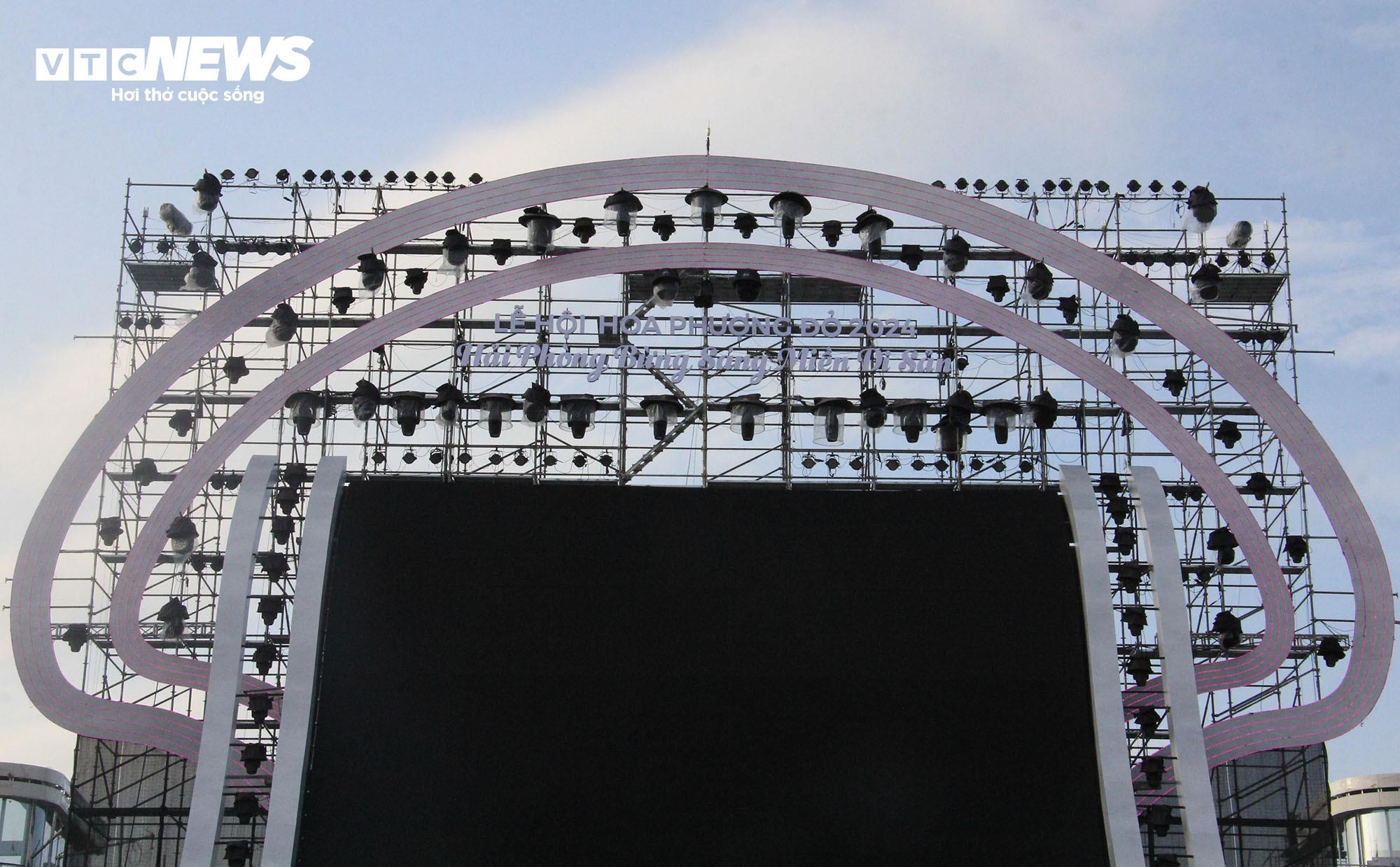 Sân khấu Lễ hội Hoa phượng đỏ có sức chứa 18.000 người ở Hải Phòng - 12