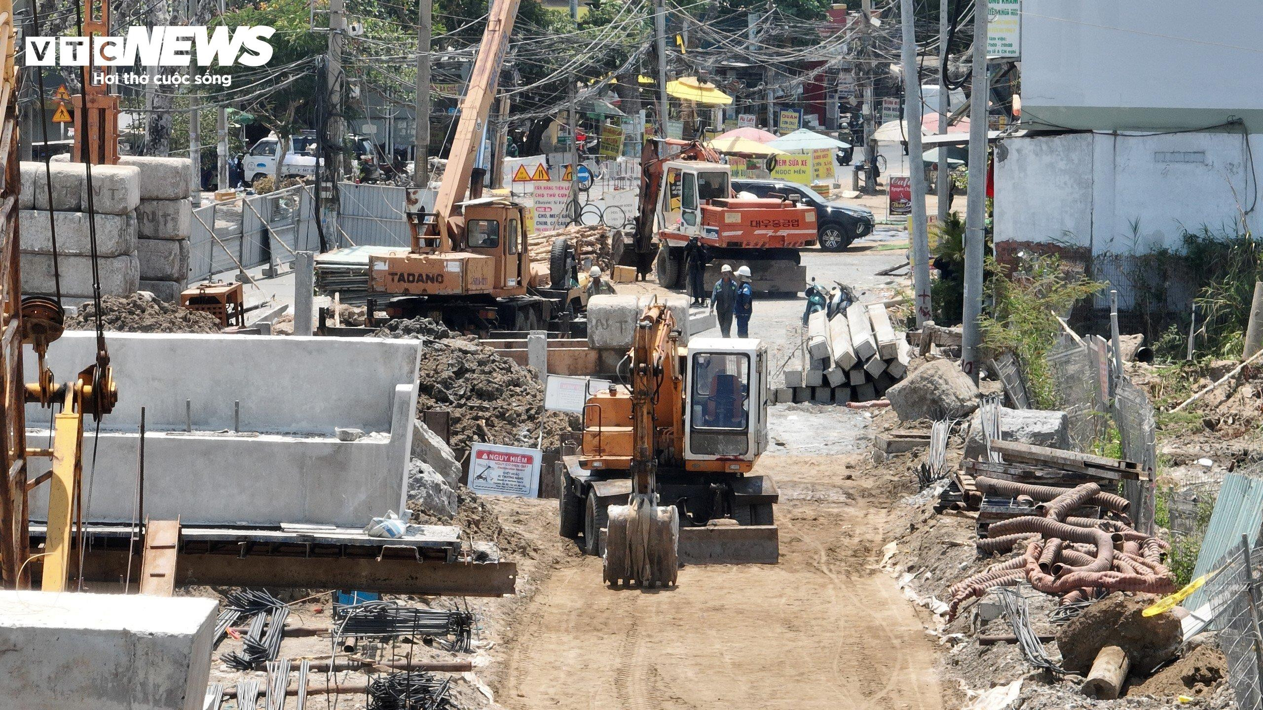 Cận cảnh 2 cây cầu huyết mạch ở TP.HCM dự kiến thông xe cuối năm 2024 - 8