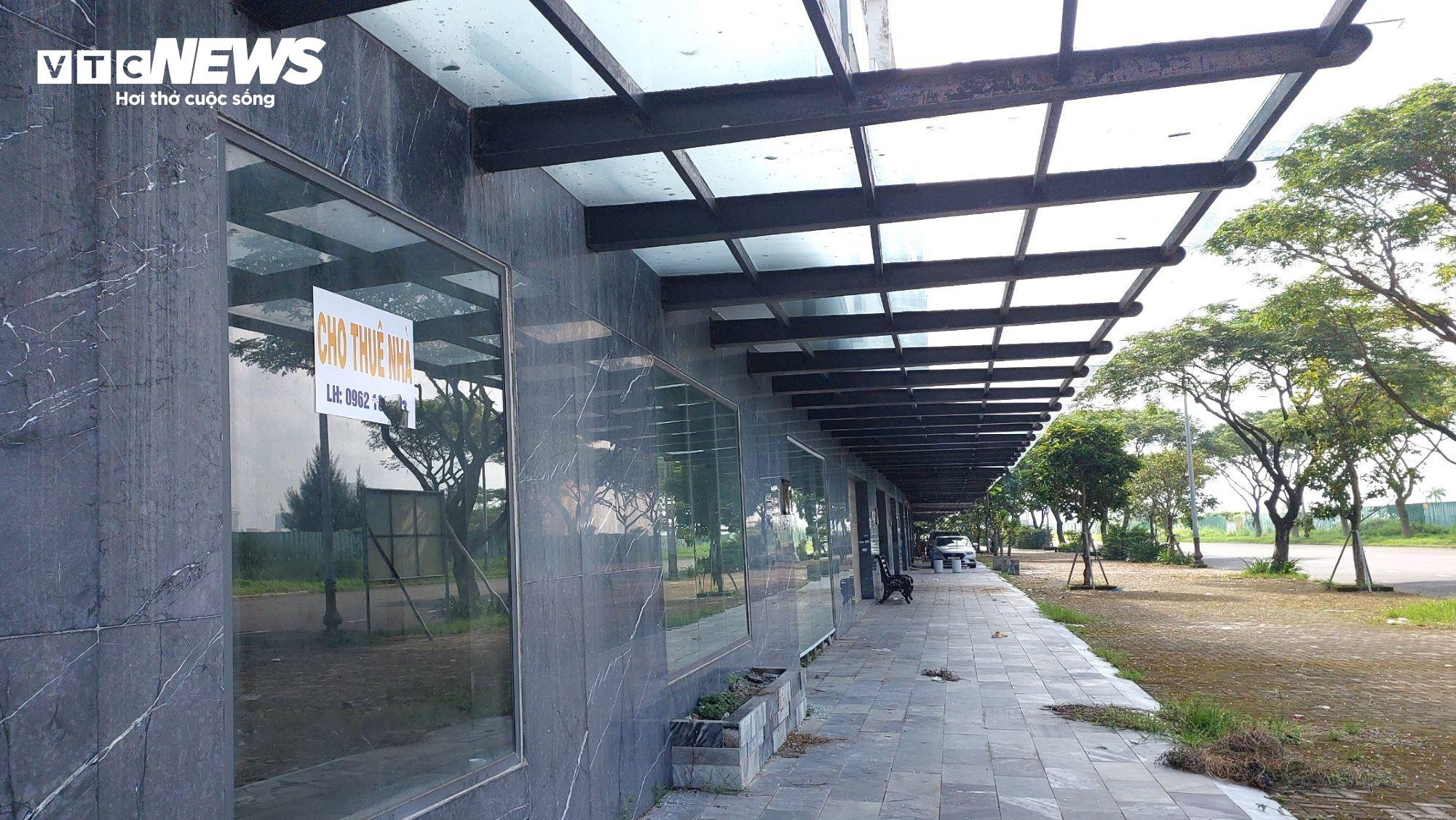 Loạt shophouse tiền tỷ bỏ hoang bên sông Hàn thành tụ điểm con nghiện tiêm chích - 8