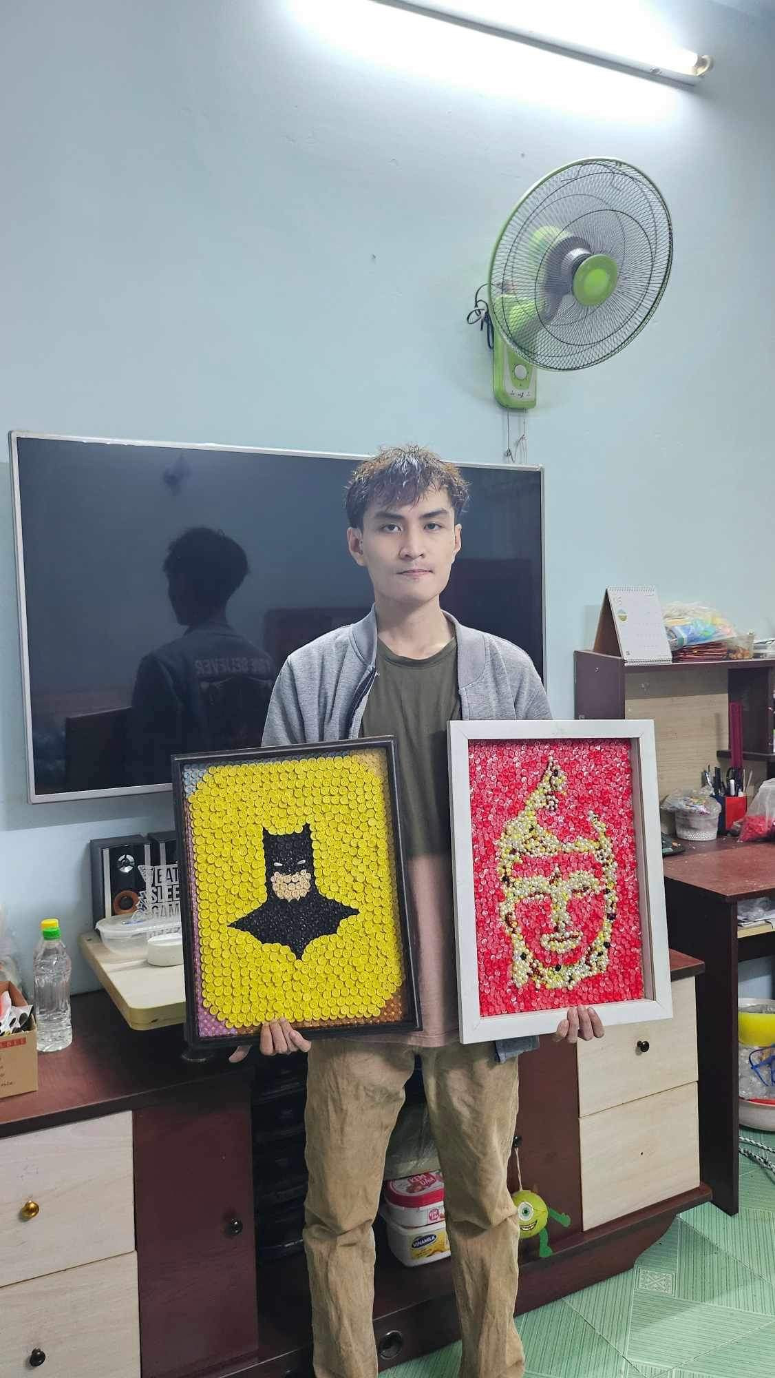 Kỹ sư hoá học bỏ nghề, làm 'nghệ nhân' tranh nghệ thuật từ rác thải nhựa - 2