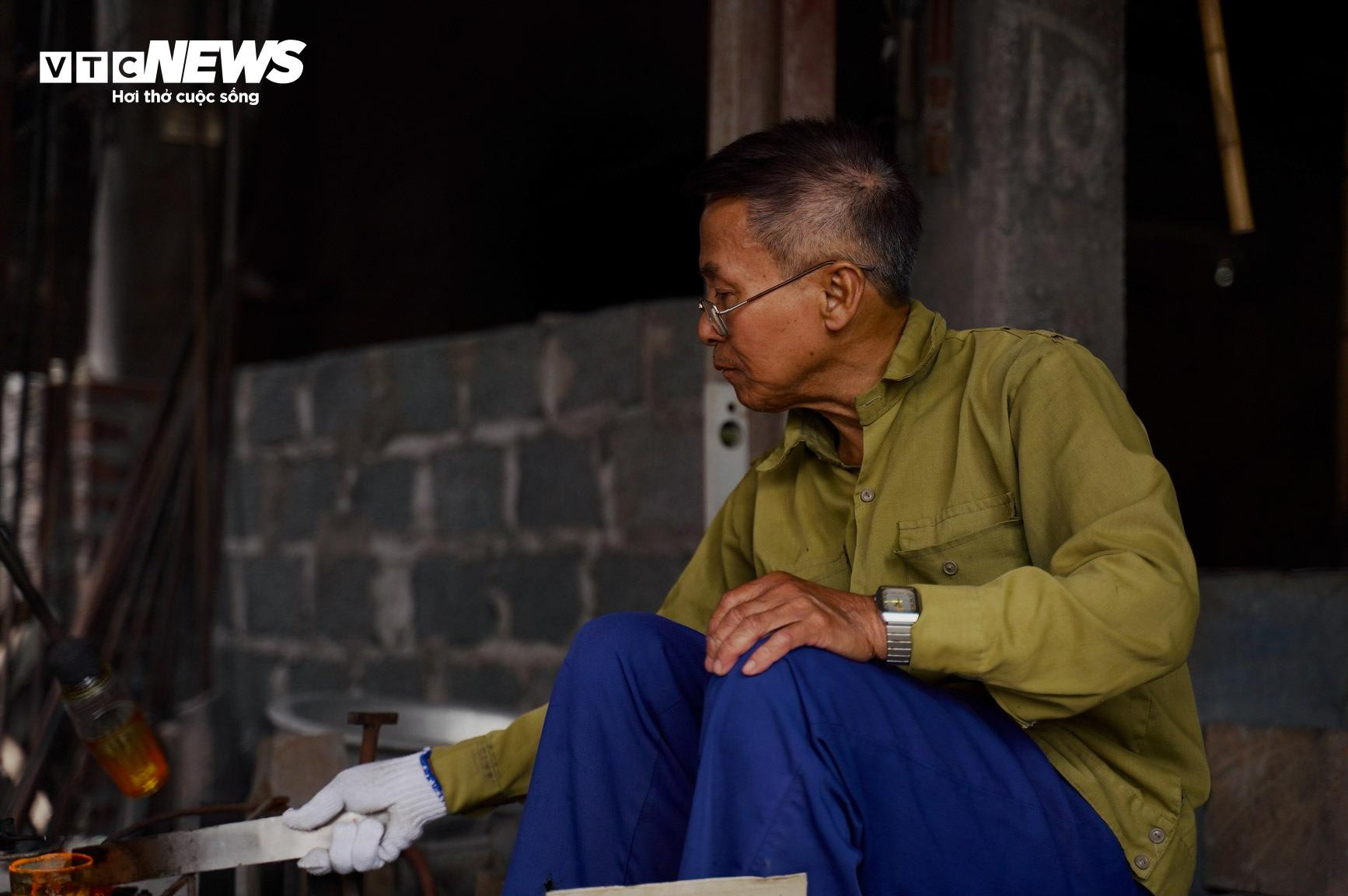 Về làng nghề làm cốc bia hơi ‘cóc gặm’ nổi tiếng Thành Nam - 22