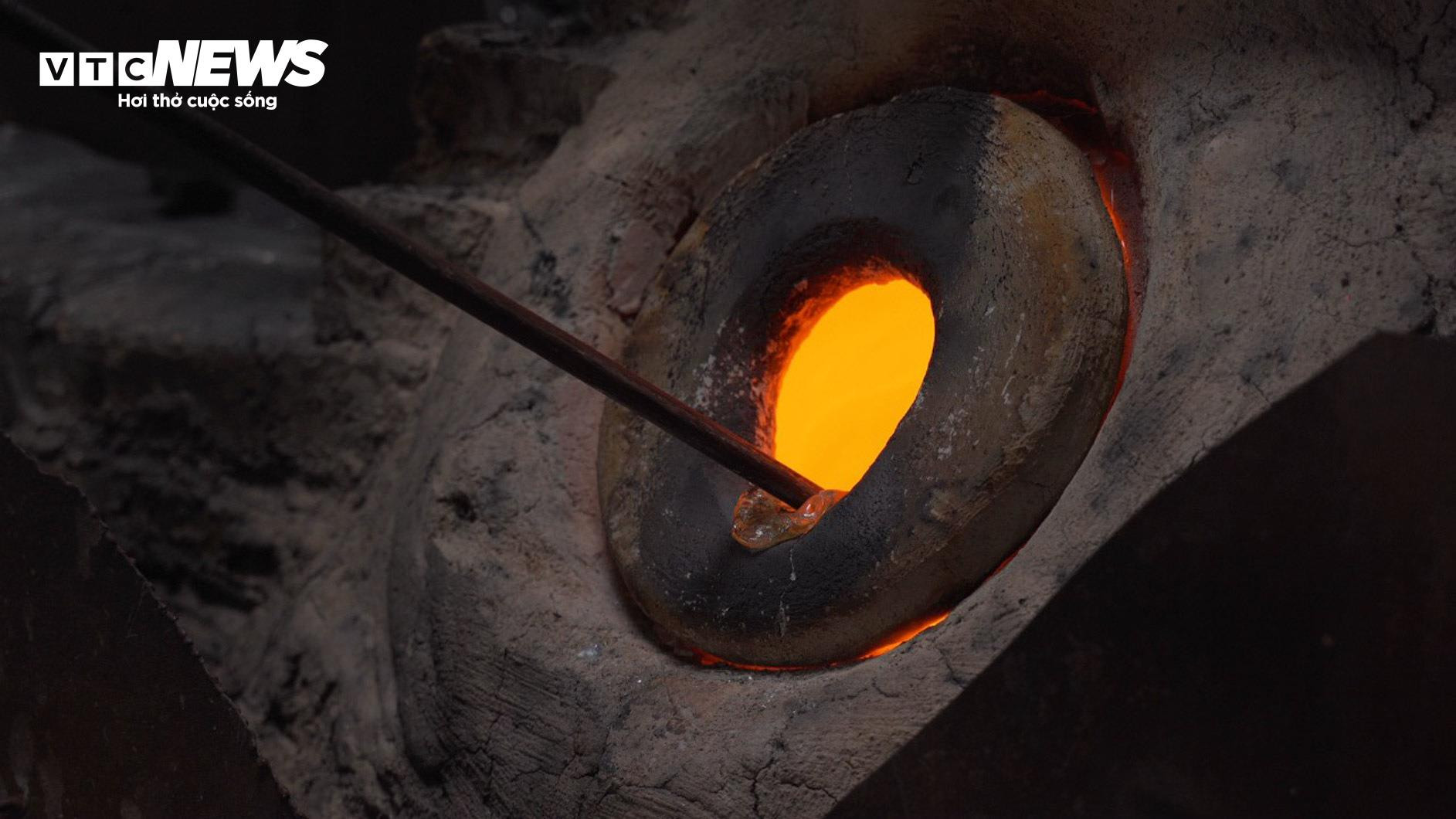 Về làng nghề làm cốc bia hơi ‘cóc gặm’ nổi tiếng Thành Nam - 6