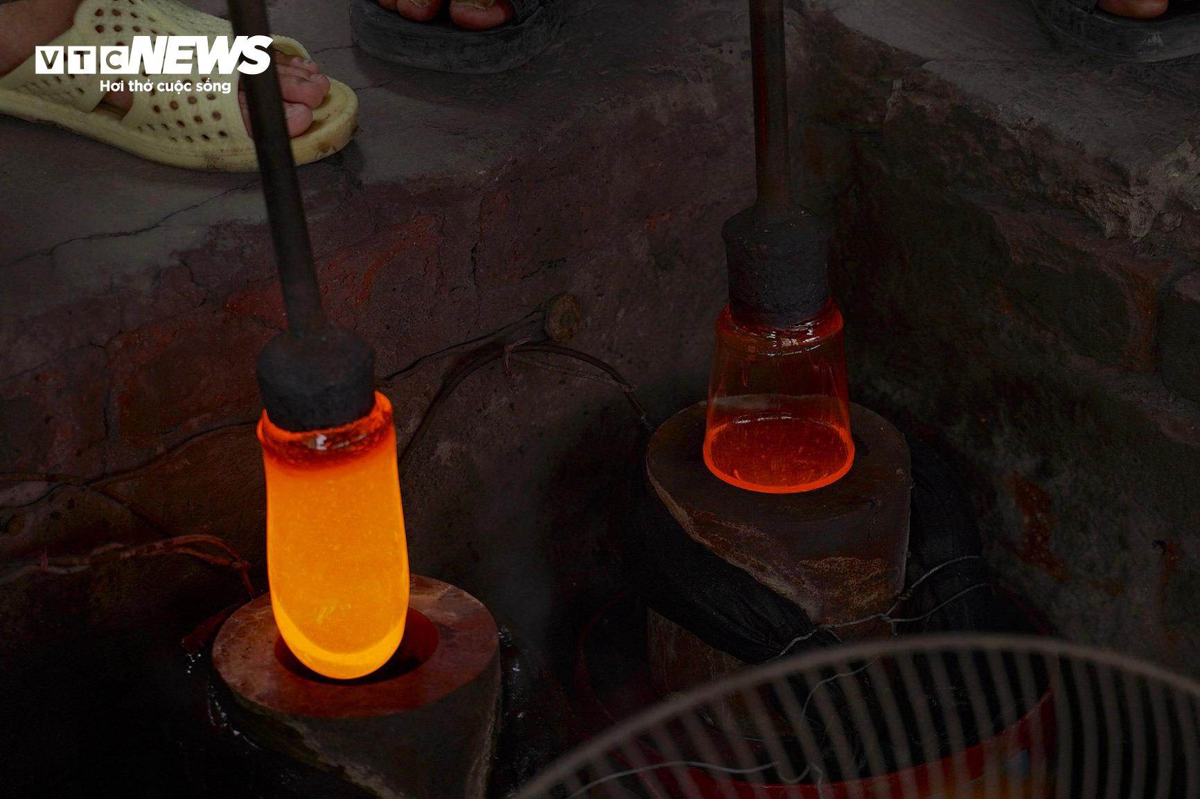 Về làng nghề làm cốc bia hơi ‘cóc gặm’ nổi tiếng Thành Nam - 13