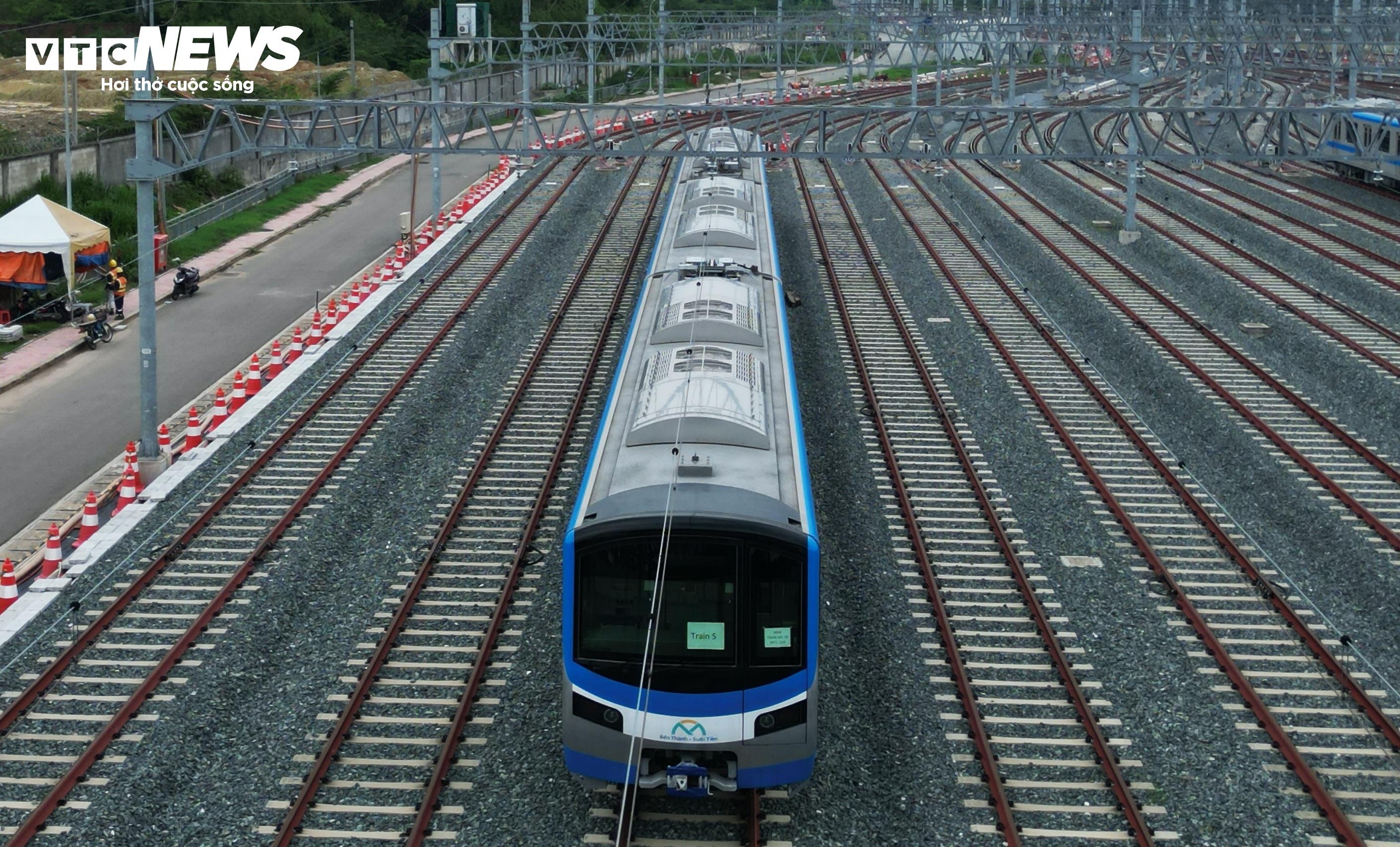 Cận cảnh trung tâm điều khiển, bãi đỗ tàu Metro hiện đại nhất Việt Nam - 9