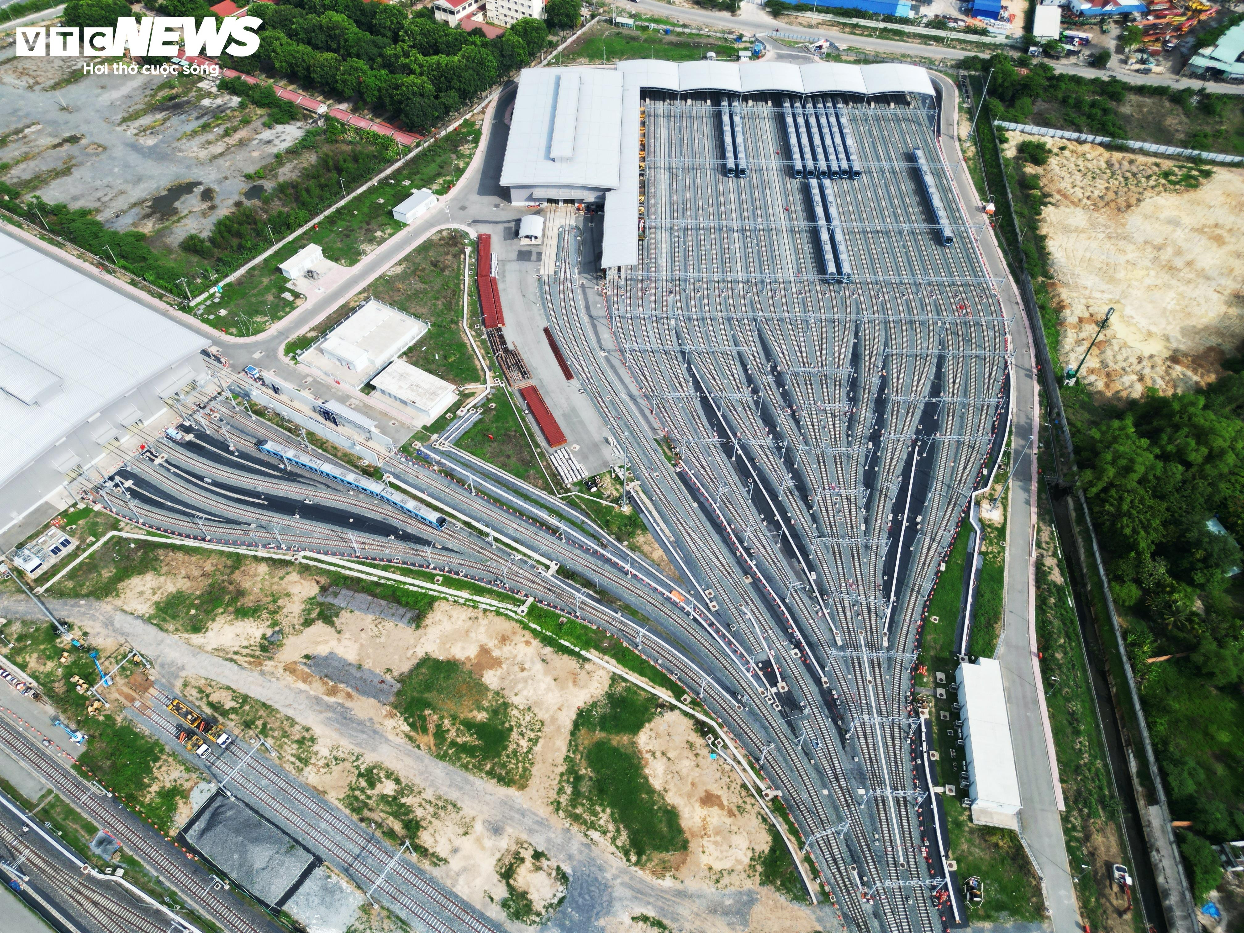 Cận cảnh trung tâm điều khiển, bãi đỗ tàu Metro hiện đại nhất Việt Nam - 1