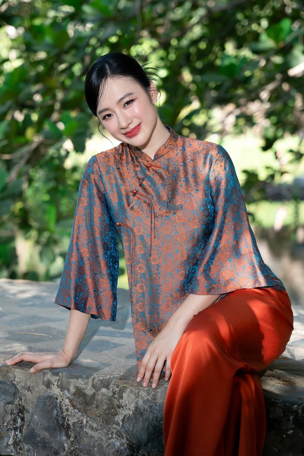 Sao Việt 24/5: Vợ chồng Lý Hải tình tứ trên biển, Võ Hoàng Yến bụng bầu gợi cảm - 7