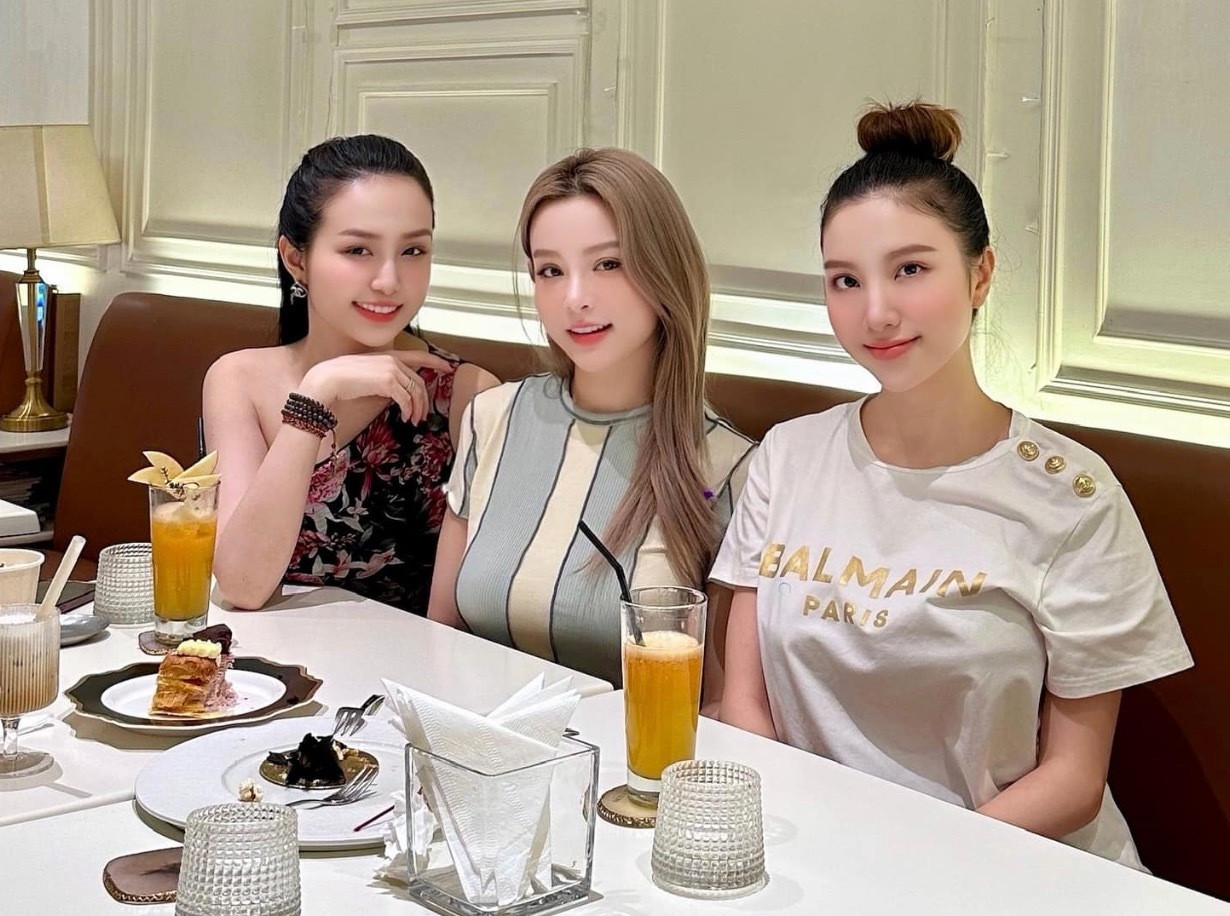 Sao Việt 24/5: Vợ chồng Lý Hải tình tứ trên biển, Võ Hoàng Yến bụng bầu gợi cảm - 4