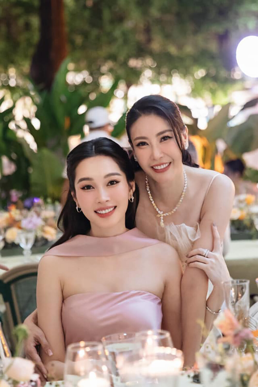 Sao Việt 25/5: Anh Thư gợi cảm ở tuổi 42, MC Mai Ngọc tươi tắn trên sân golf - 4