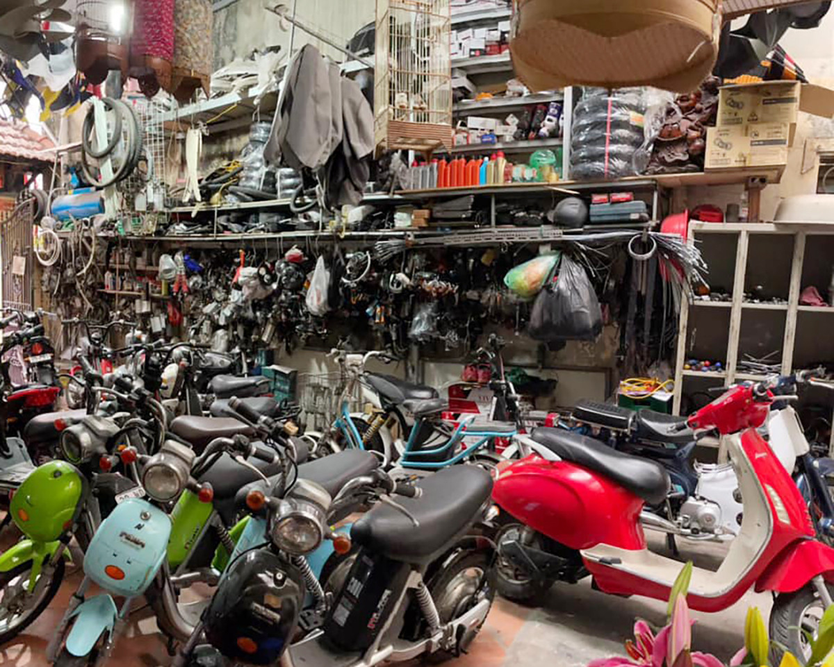 Chuồng cọp, lưới thép bủa vây khắp ngõ nhỏ có nhà trọ cháy ở Trung Kính - 3