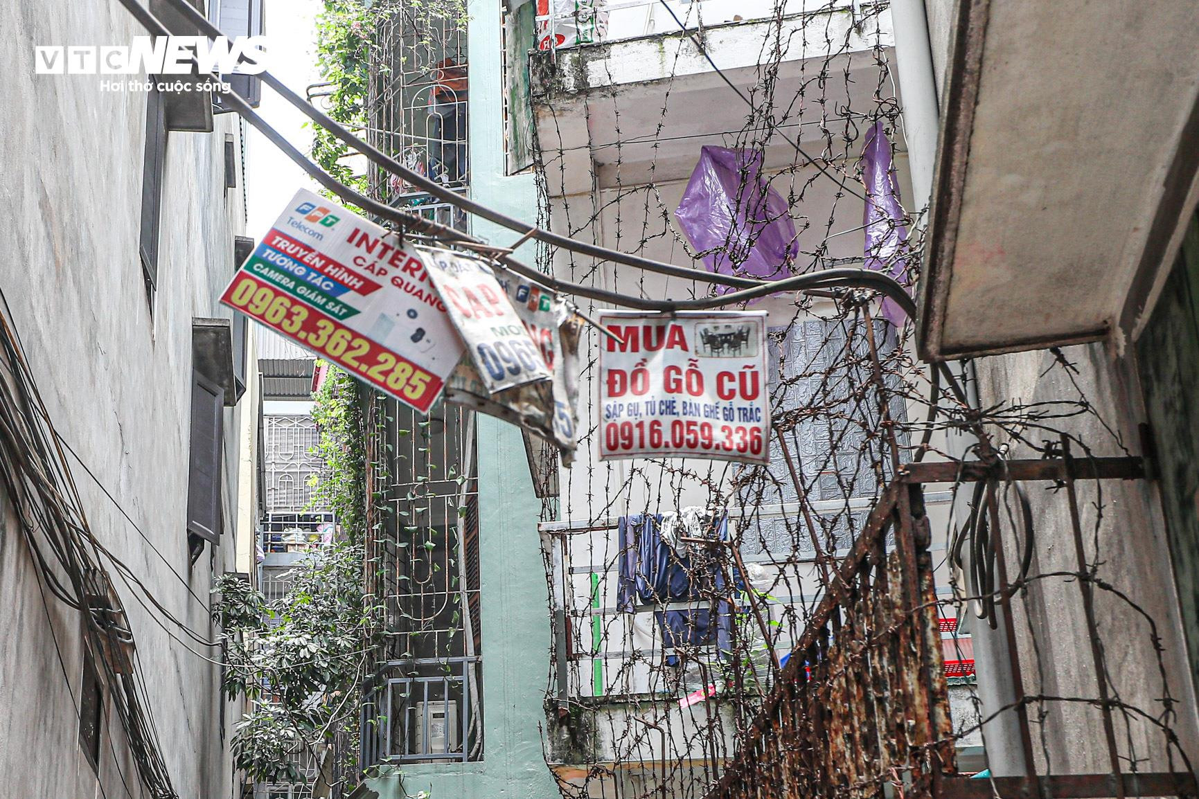 Chuồng cọp, lưới thép bủa vây khắp ngõ nhỏ có nhà trọ cháy ở Trung Kính - 10