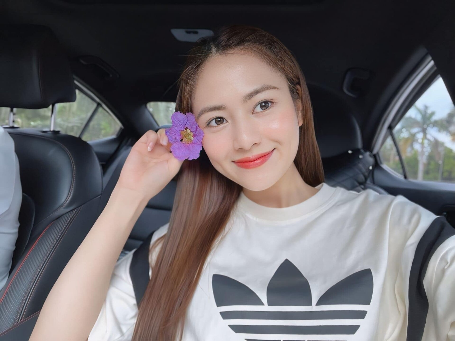 Sao Việt 26/5: Nhã Phương hạnh phúc bên gia đình, Thanh Hằng diện style giản dị - 4