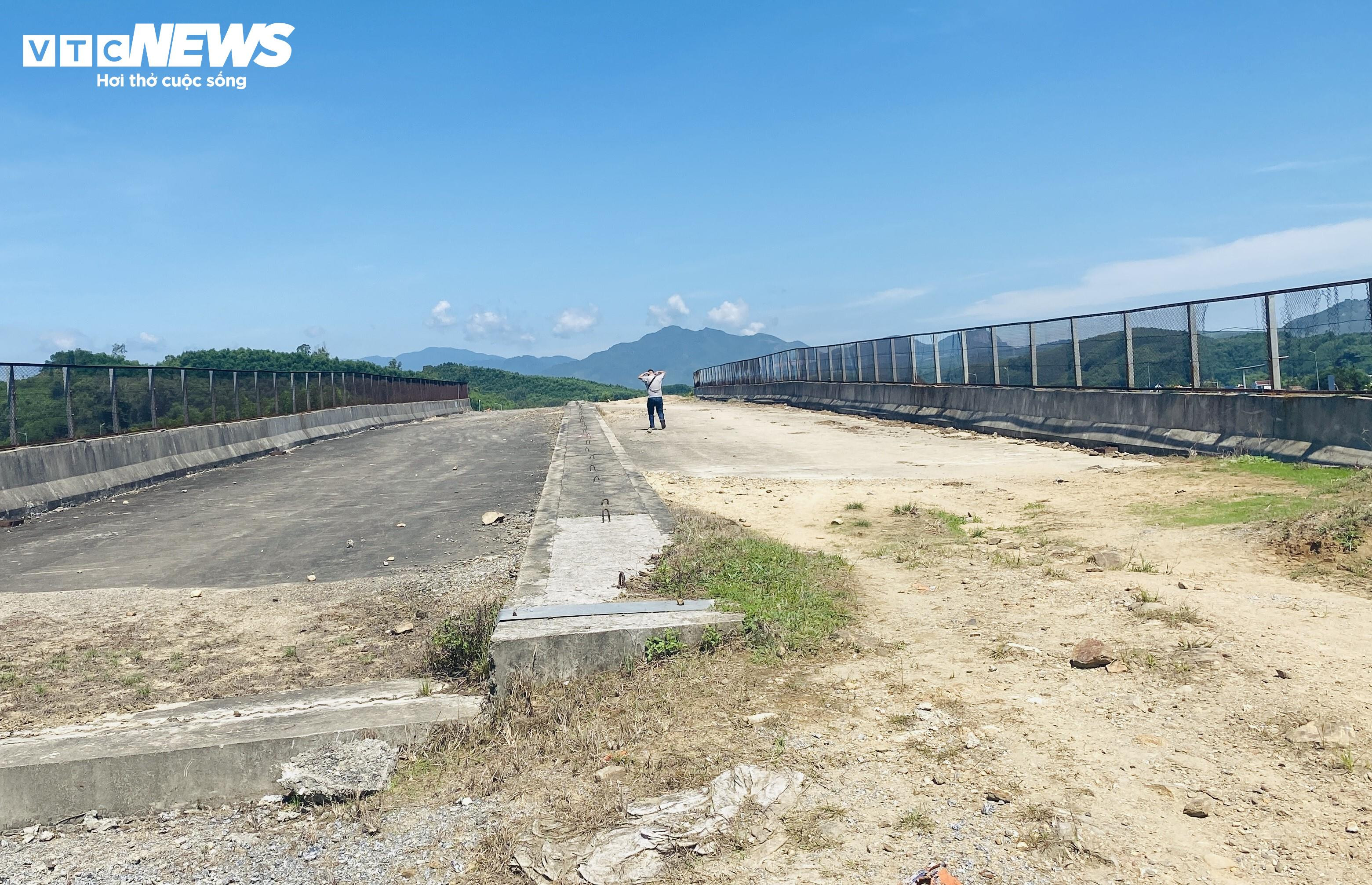 Cao tốc vận hành 6 năm, nút giao Dung Quất - Trì Bình vẫn 'giậm chân tại chỗ' - 5